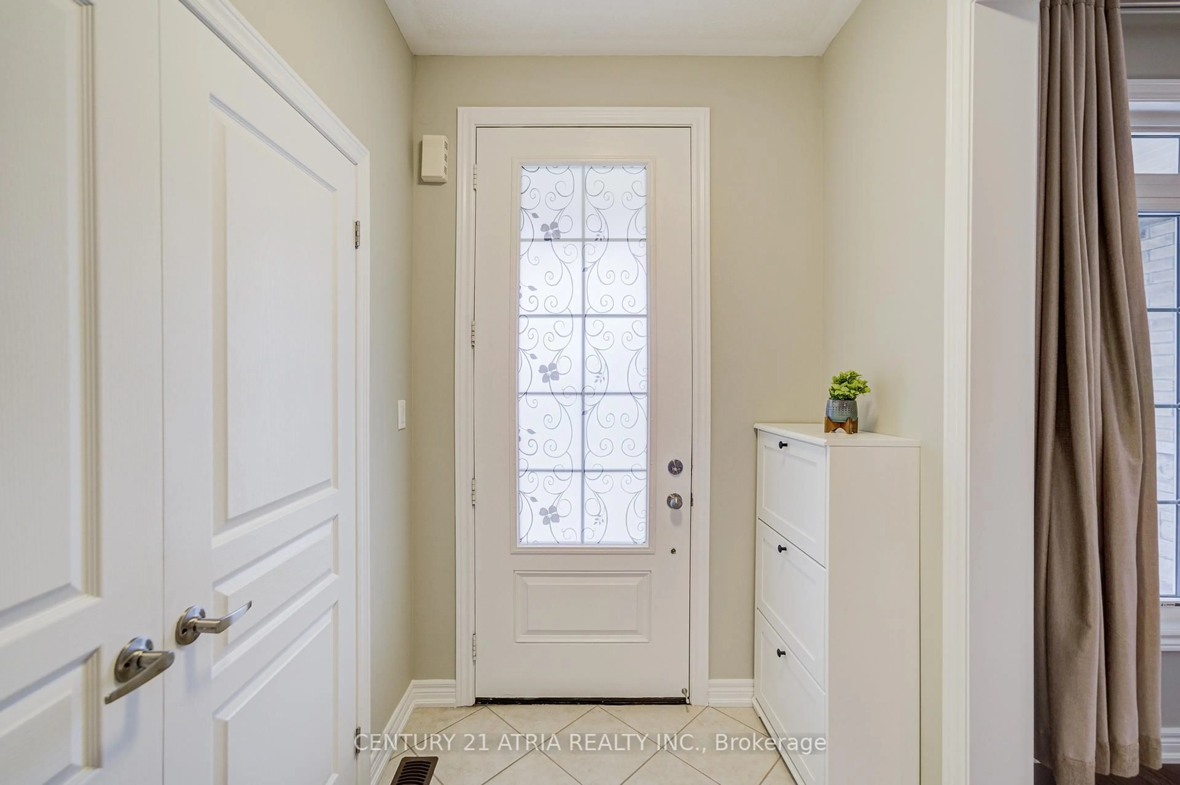 Indoor entryway for 56 Harbord St, Markham Ontario L6C 1N7
