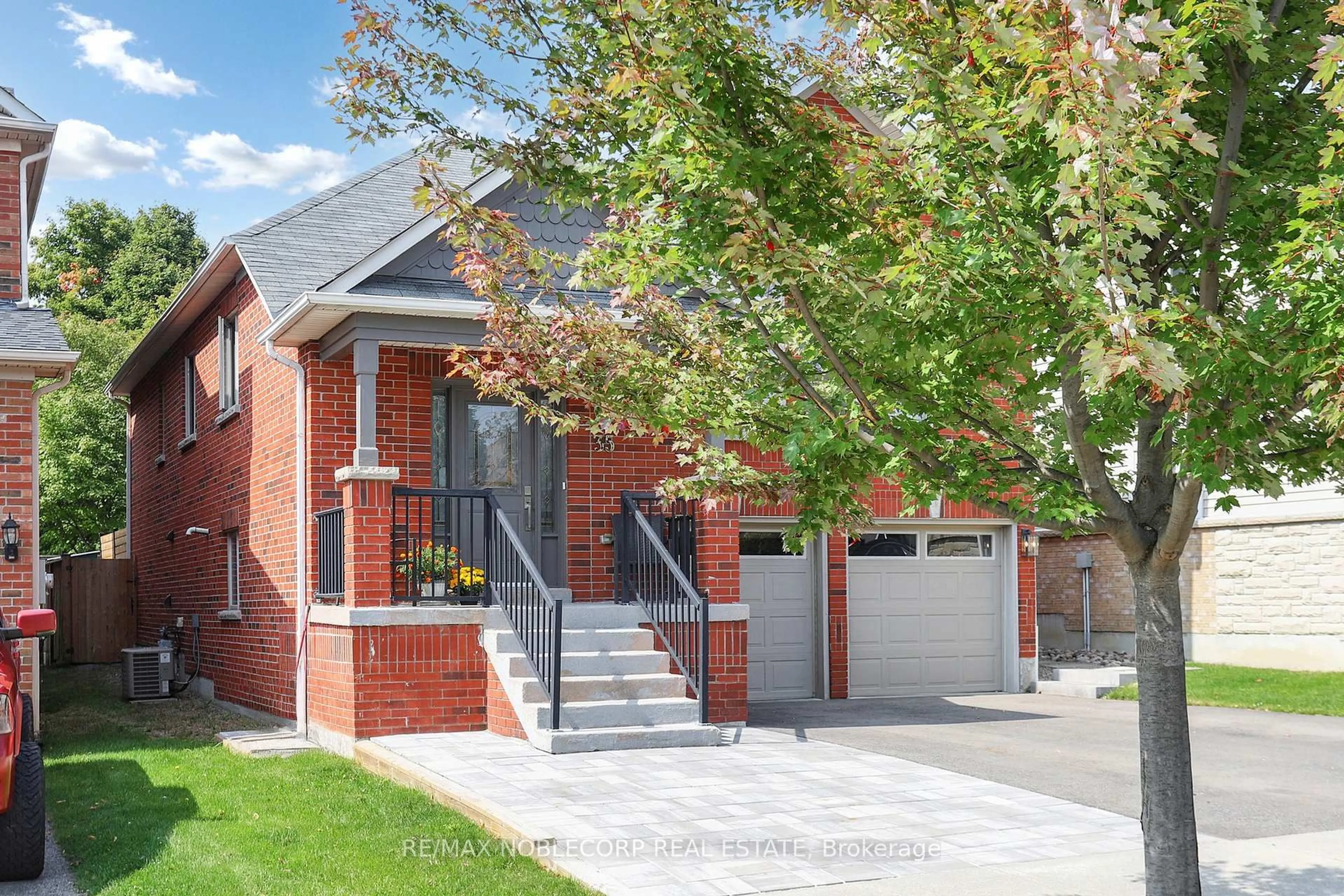 Home with brick exterior material, street for 35 Mill Dam Crt, King Ontario L0G 1T0