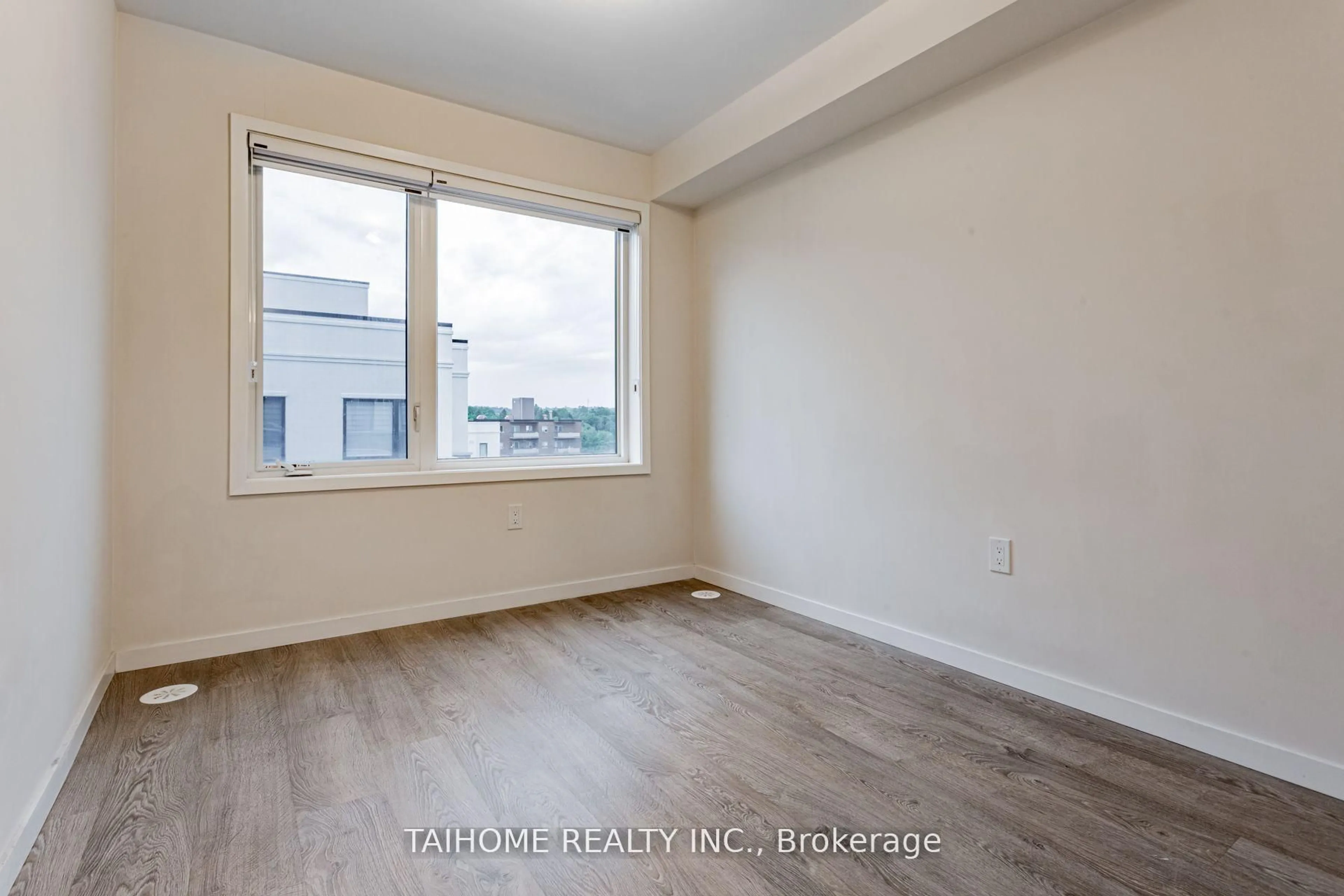A pic of a room for 400 Alex Gardner Circ #74, Aurora Ontario L4G 3G5