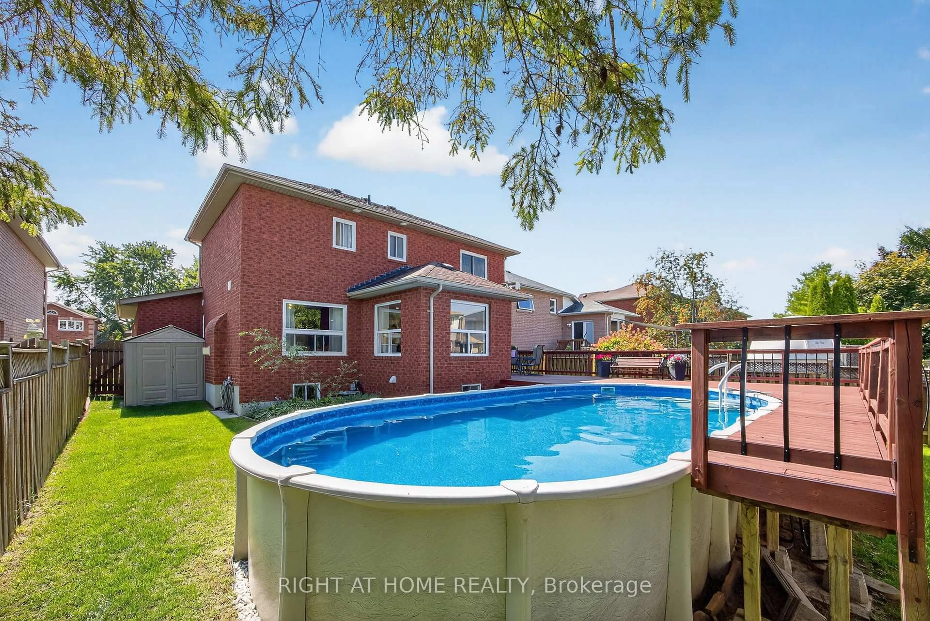 Unknown for 18 Amberview Dr, Georgina Ontario L4P 3X6