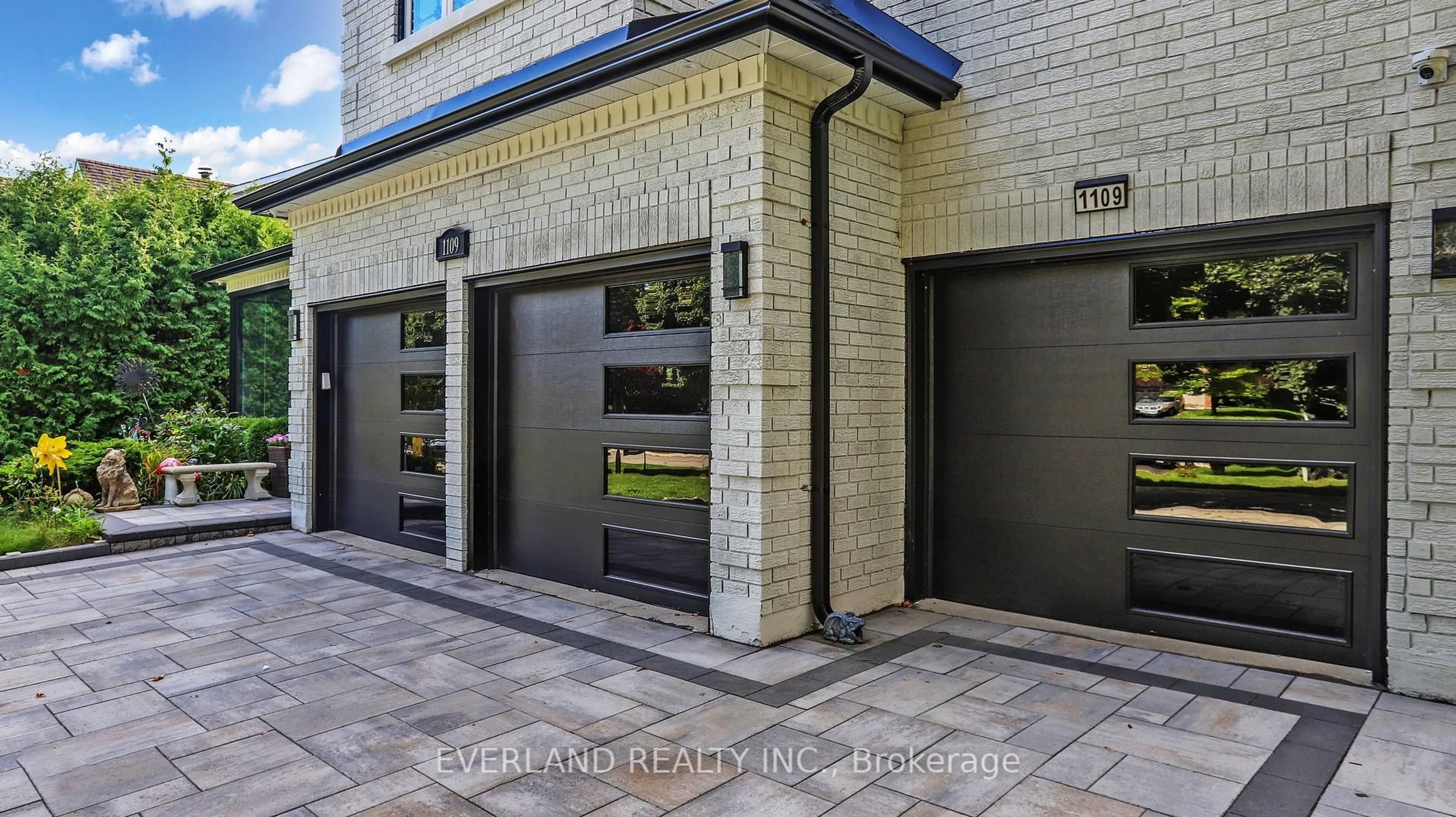 Unknown for 1109 Secretariate Rd, Newmarket Ontario L3X 1M4
