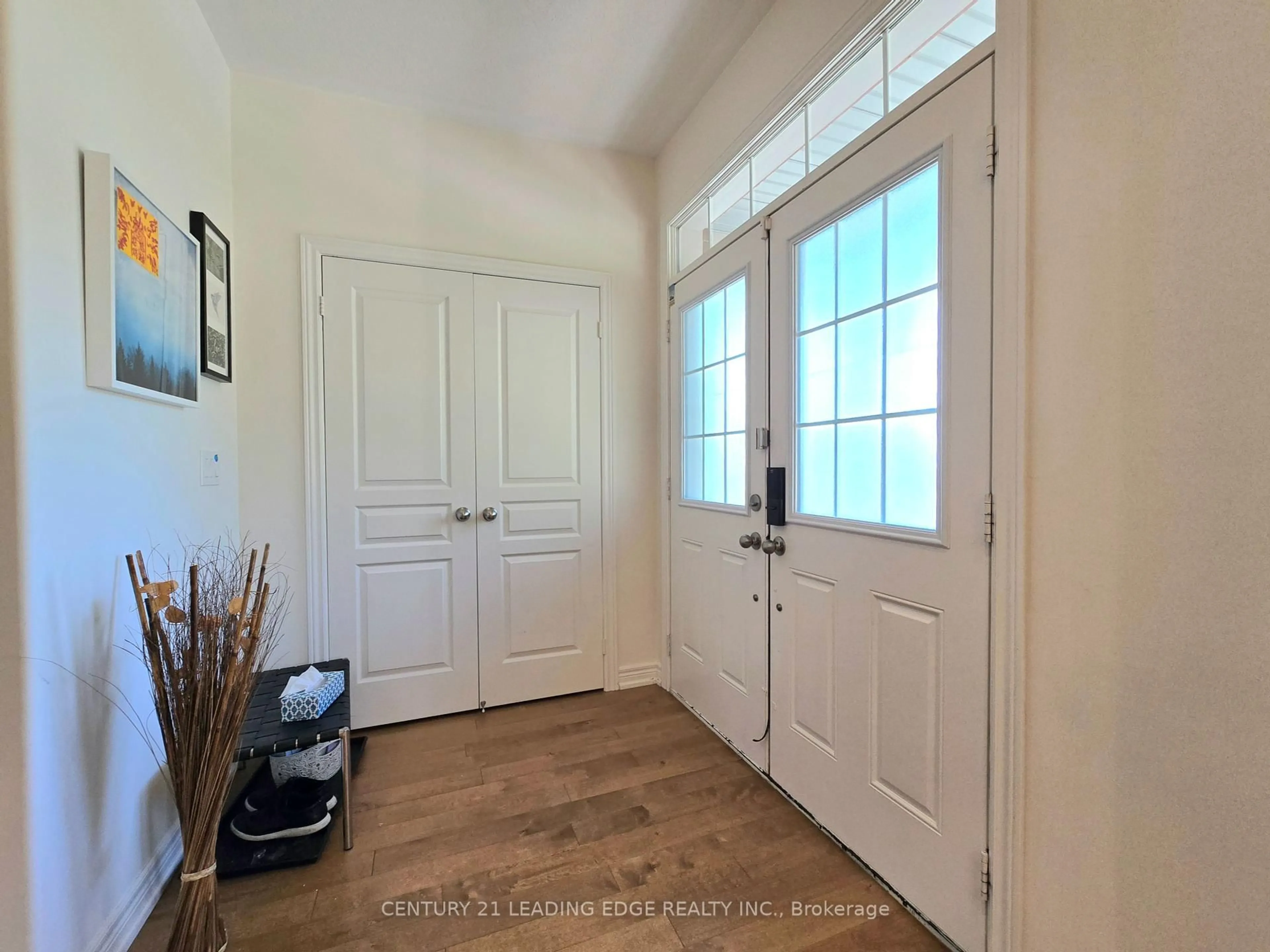 Indoor entryway for 483 William Forster Rd, Markham Ontario L6B 0V5