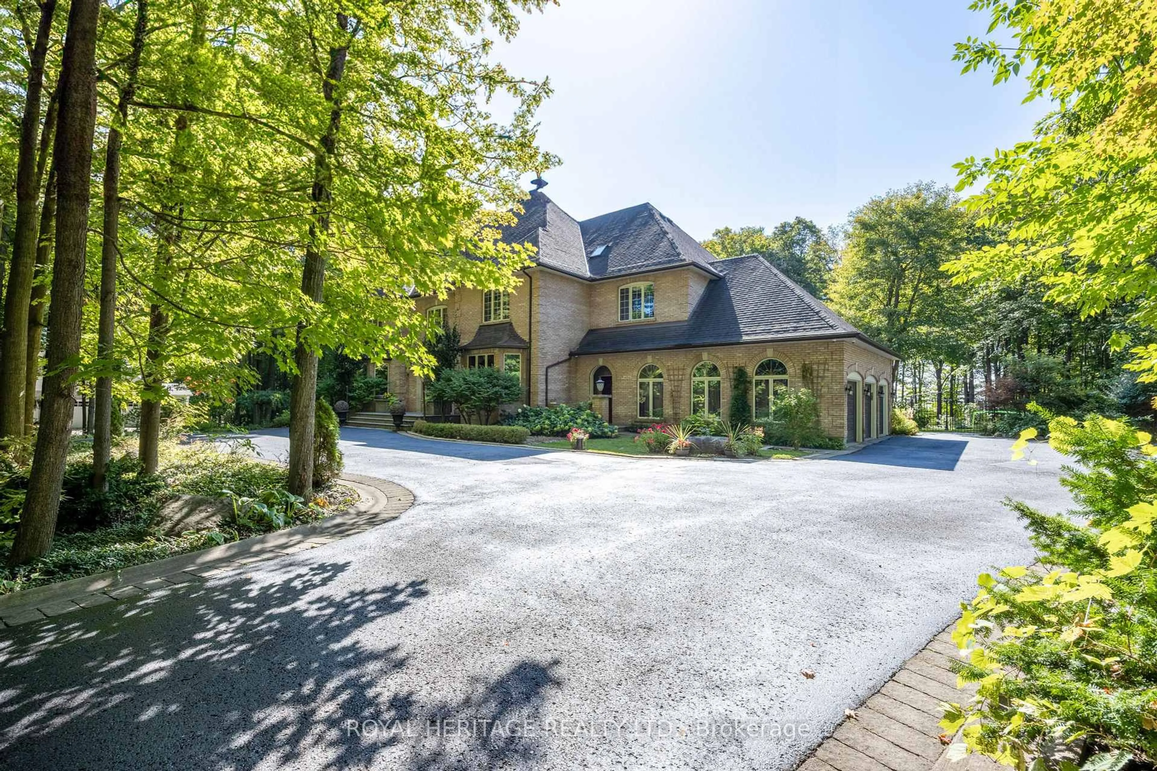 Unknown for 226 Forest Ridge Rd, Richmond Hill Ontario L4E 3L8