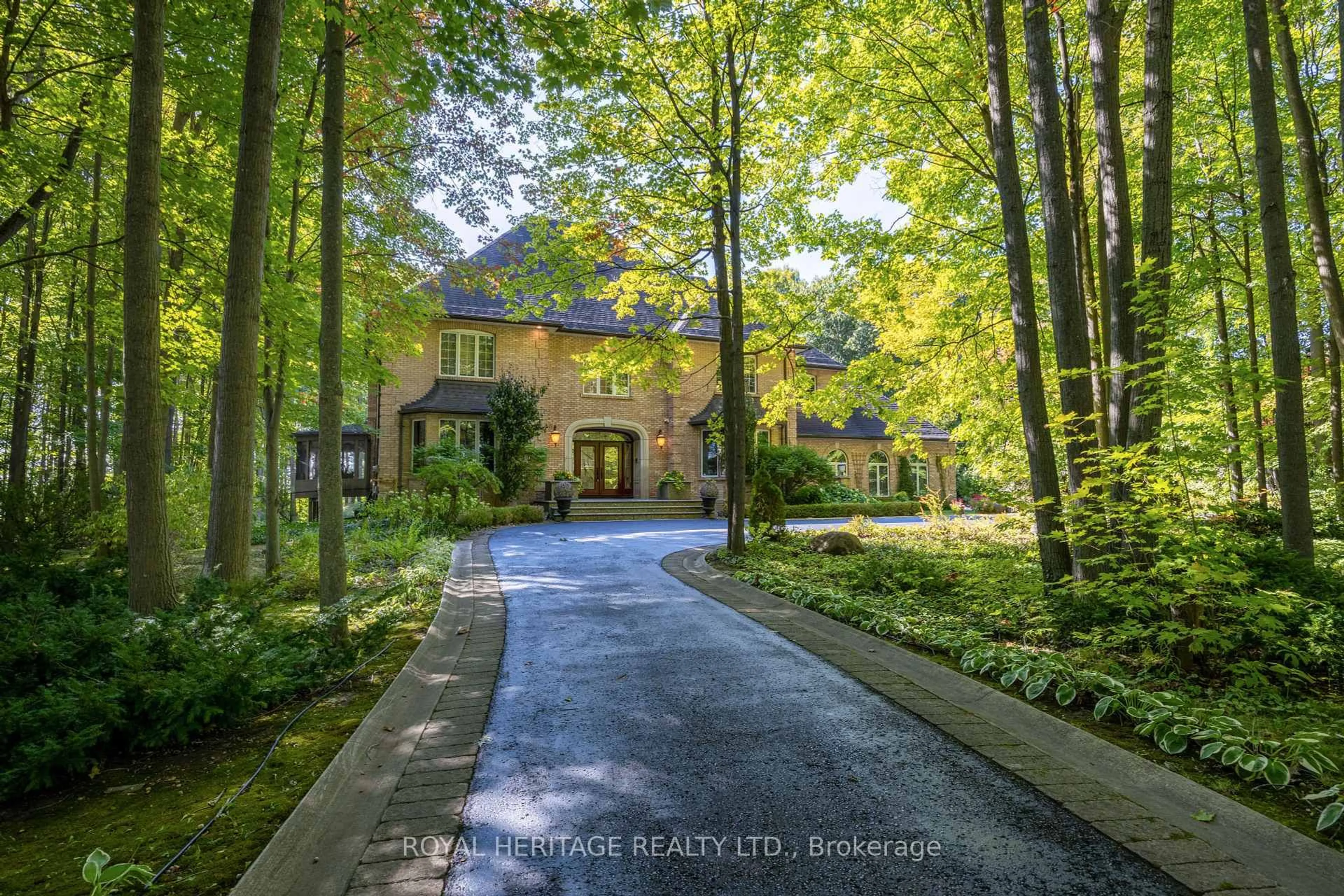 Unknown for 226 Forest Ridge Rd, Richmond Hill Ontario L4E 3L8