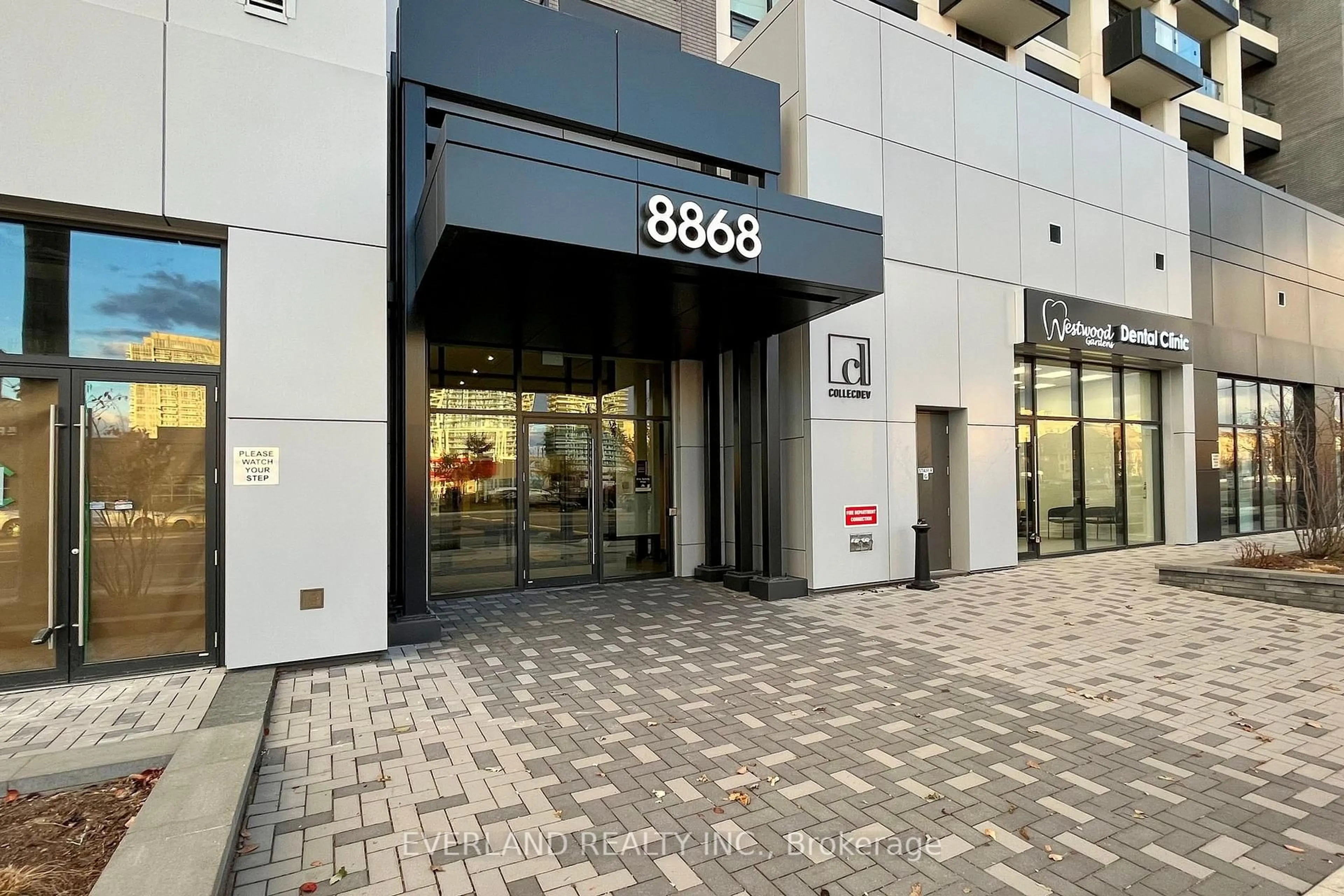 Indoor foyer for 8868 Yonge St St #709E, Richmond Hill Ontario L4C 1Z8