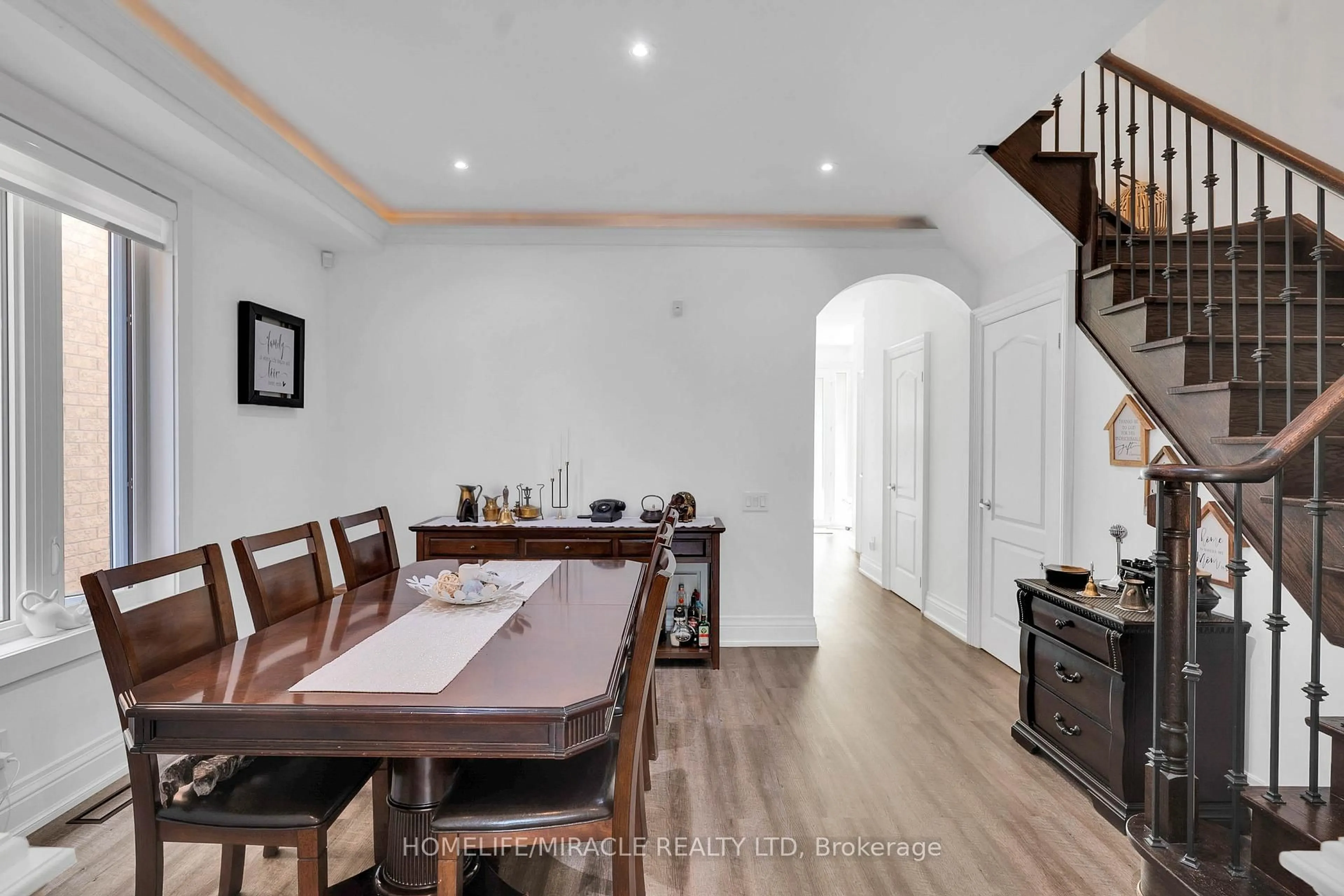 Dining room, wood/laminate floor for 399 Lady Nadia Dr, Vaughan Ontario L6A 4E8