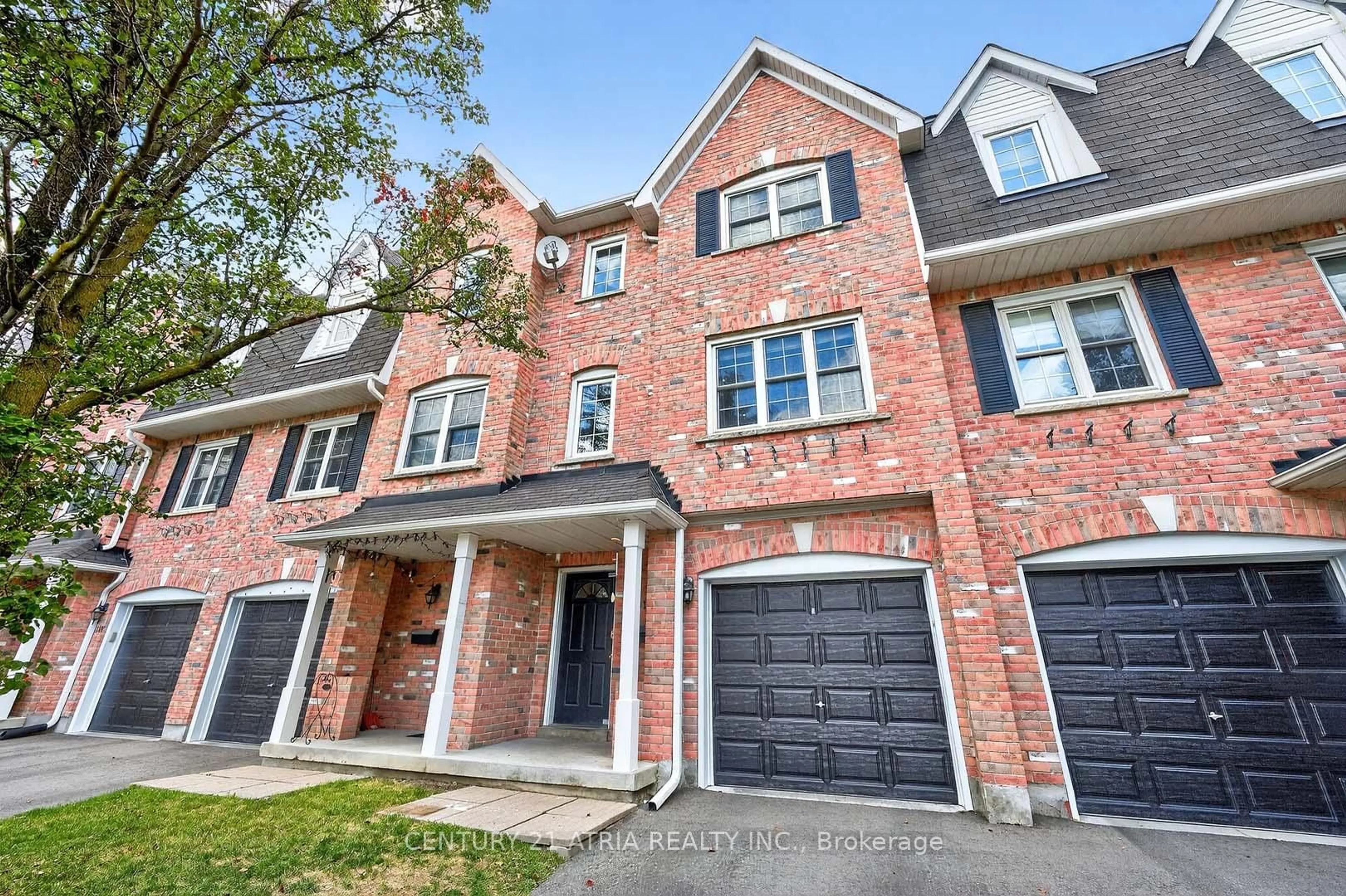 Home with brick exterior material, street for 51 Northern Heights Dr #12B, Richmond Hill Ontario L4B 4C9