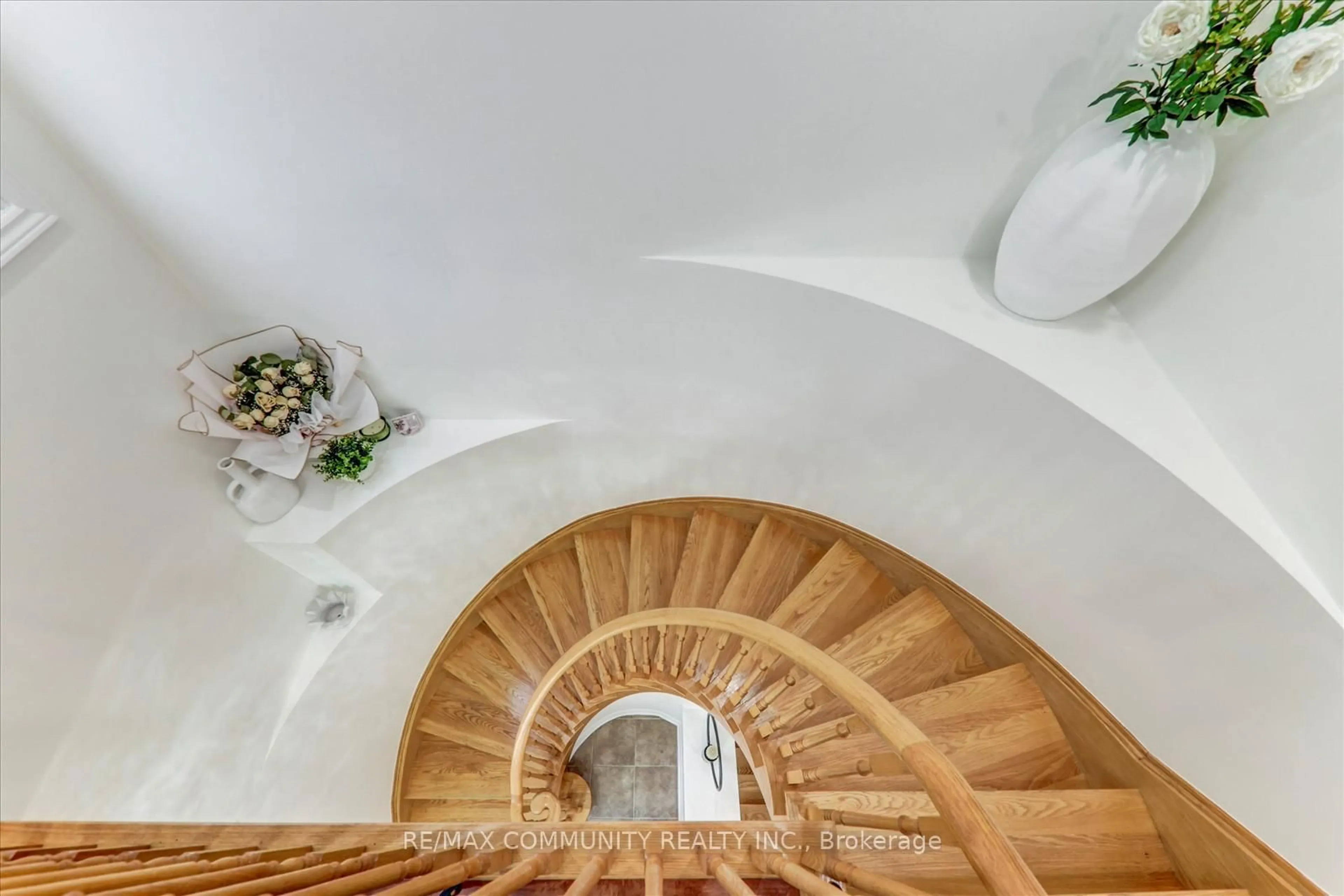 Stairs for 138 West Lawn Cres, Whitchurch-Stouffville Ontario L4A 0B4