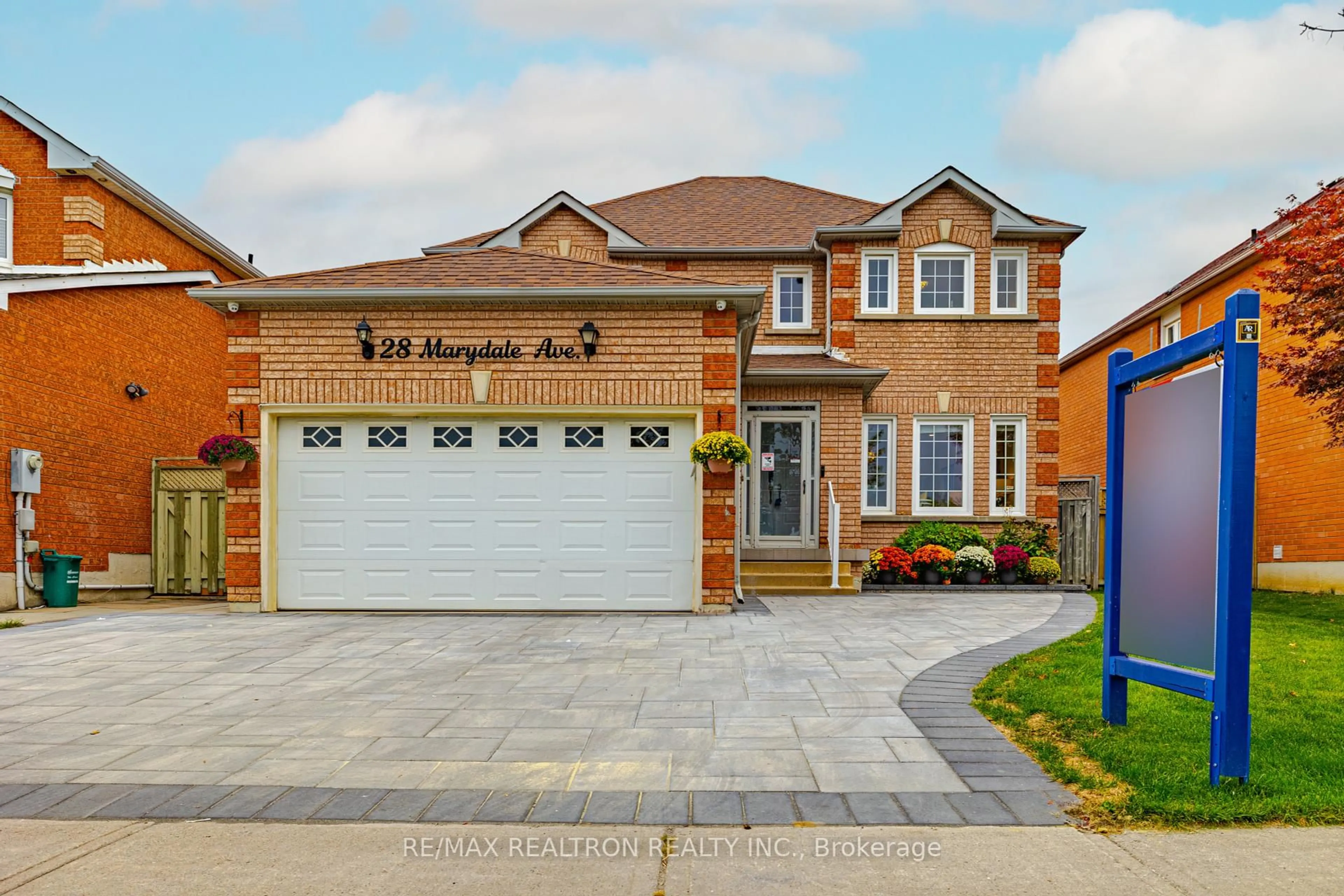 Home with brick exterior material, street for 28 Marydale Ave, Markham Ontario L3S 3N4