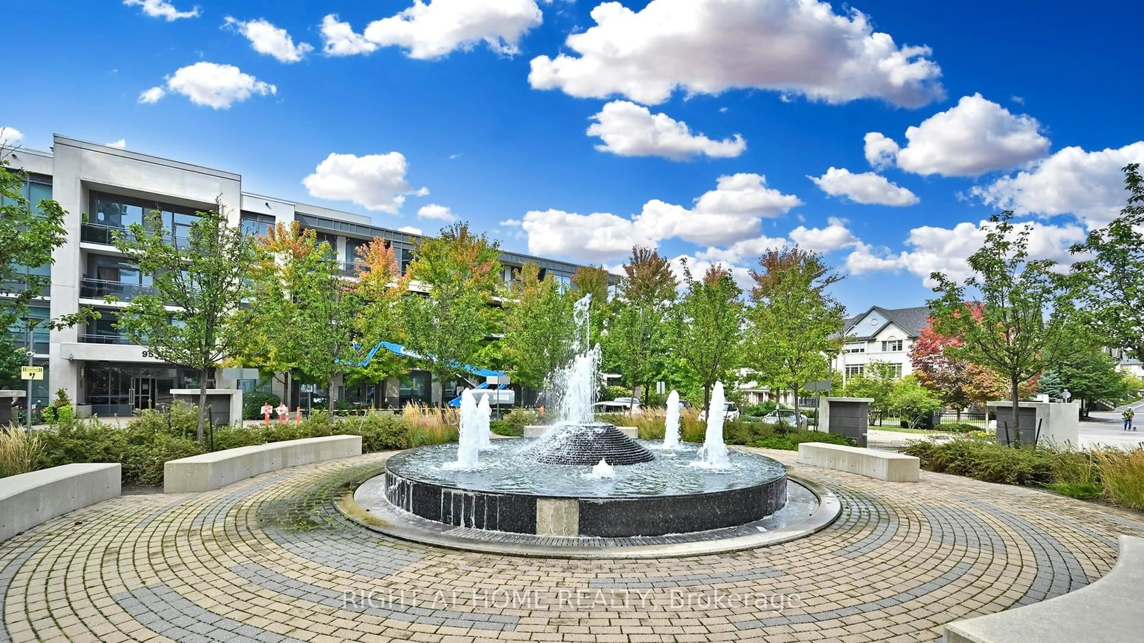 Patio, unknown for 95 North Park Rd #PH16, Vaughan Ontario L4J 0J1