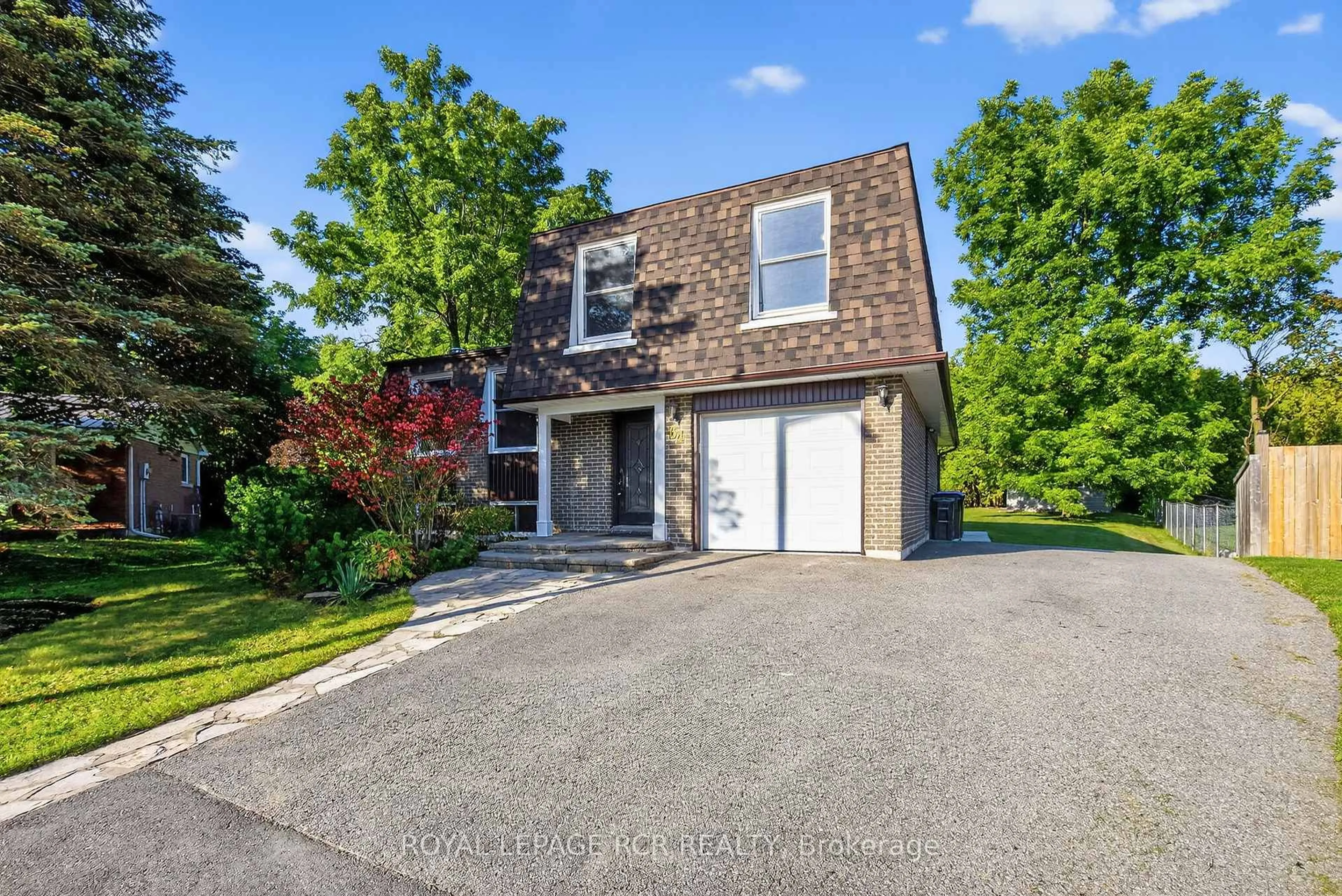 Home with brick exterior material, street for 64 Bradley Crt, New Tecumseth Ontario L0G 1W0