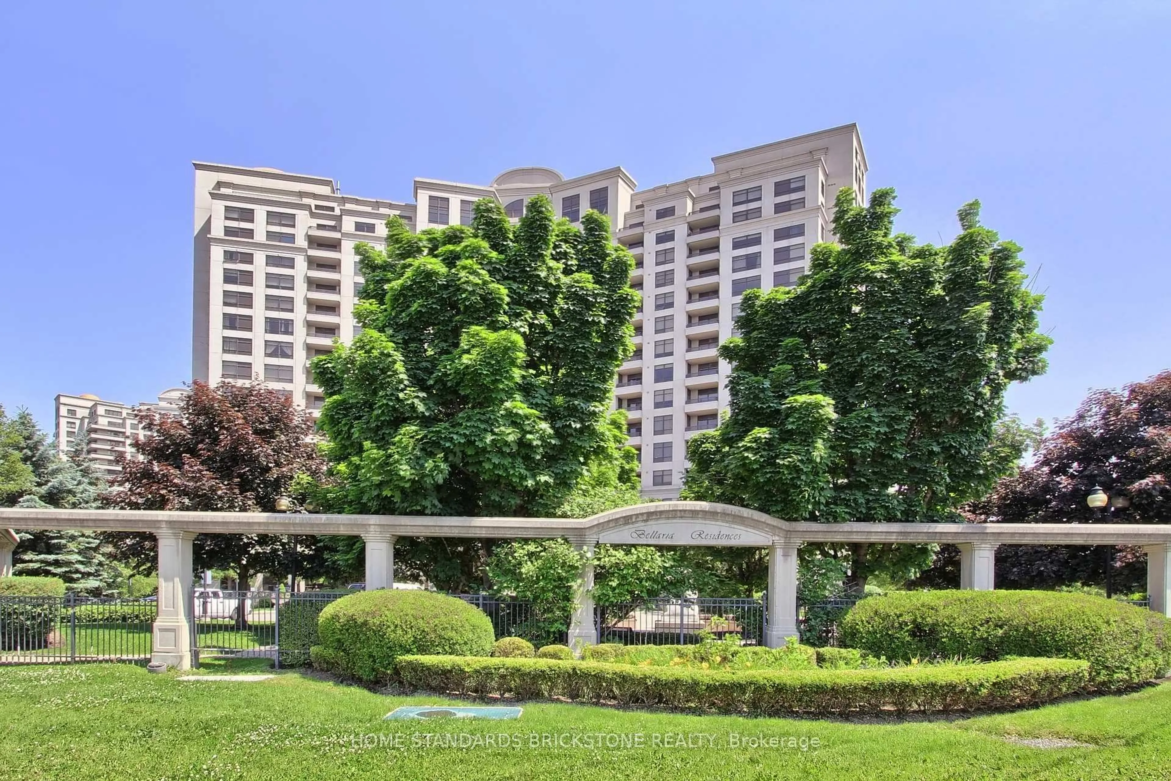 Patio, building for 9225 Jane St #115, Vaughan Ontario L6A 0J7