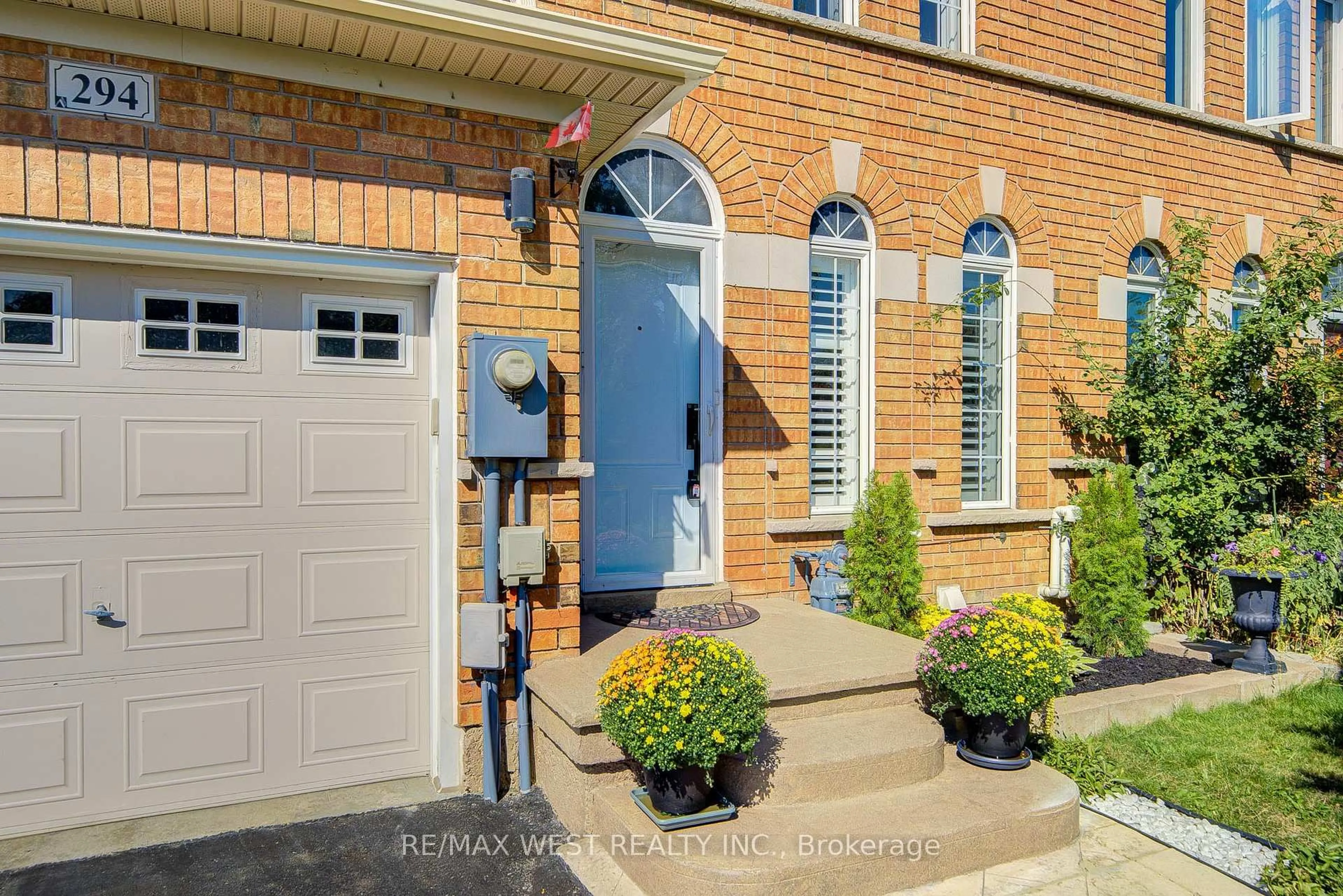 Home with brick exterior material, street for 294 Hawkview Blvd, Vaughan Ontario L4H 2G7