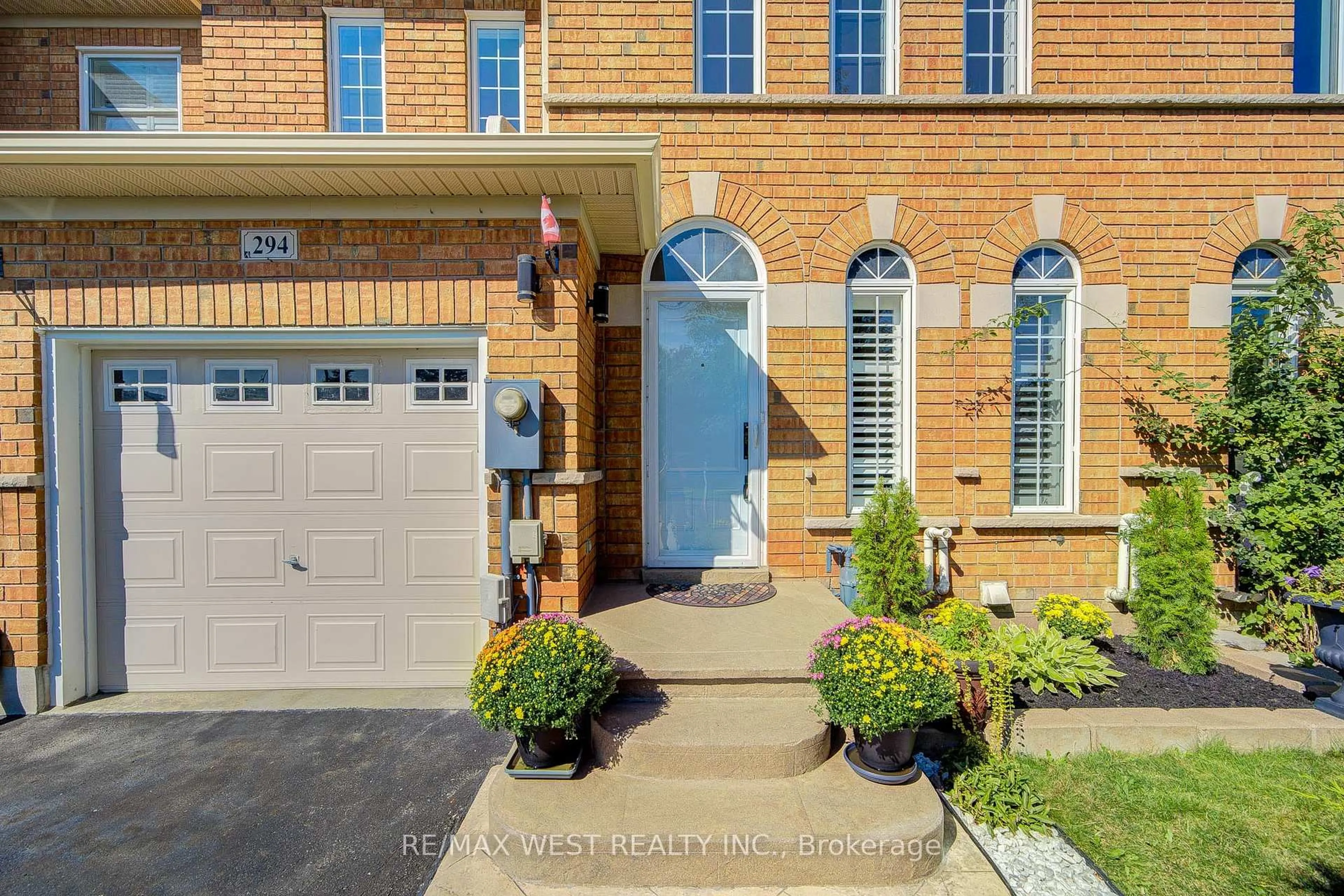 Home with brick exterior material, street for 294 Hawkview Blvd, Vaughan Ontario L4H 2G7
