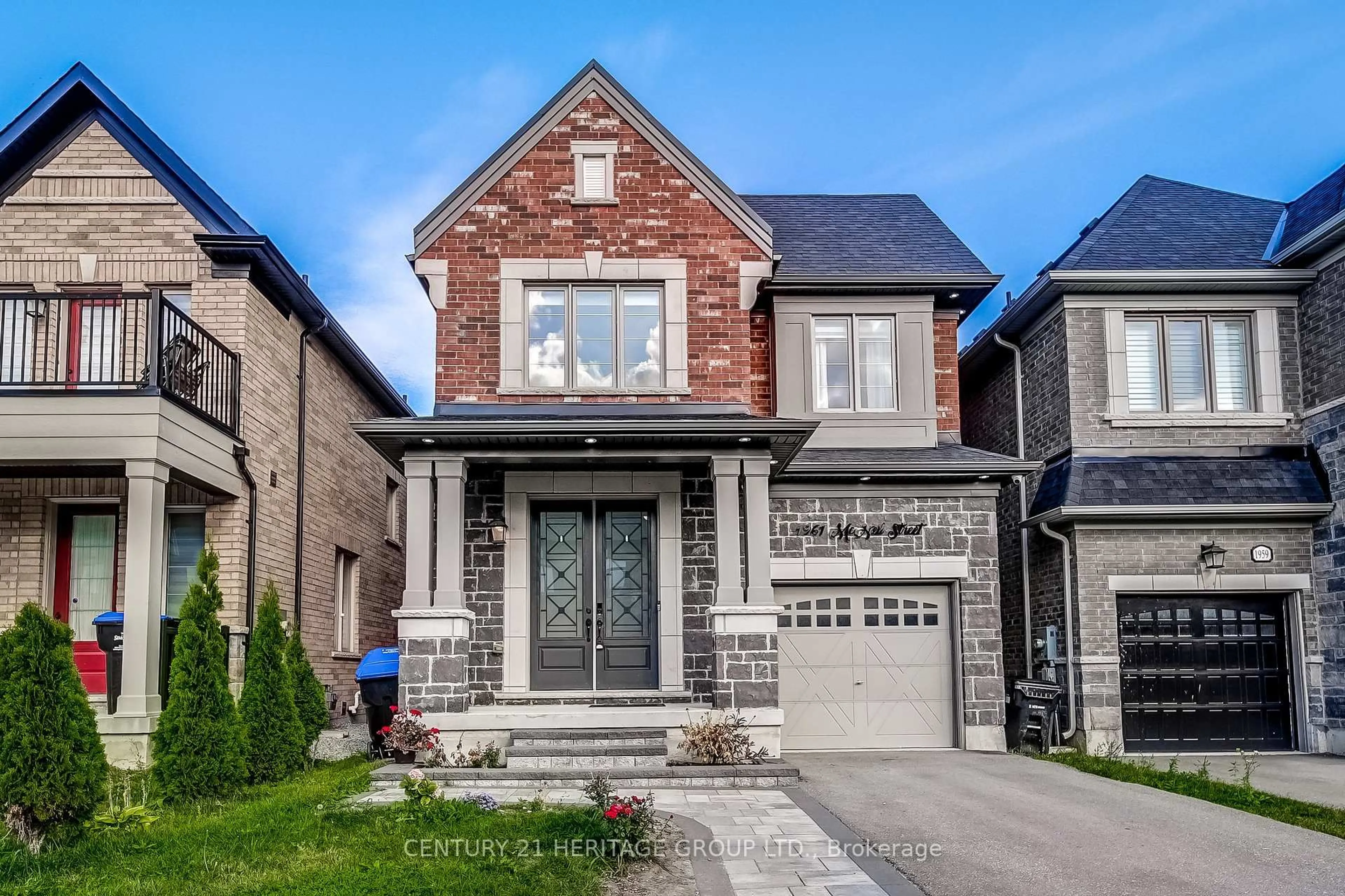 Home with brick exterior material, street for 1961 McNeil St, Innisfil Ontario L9S 4B7