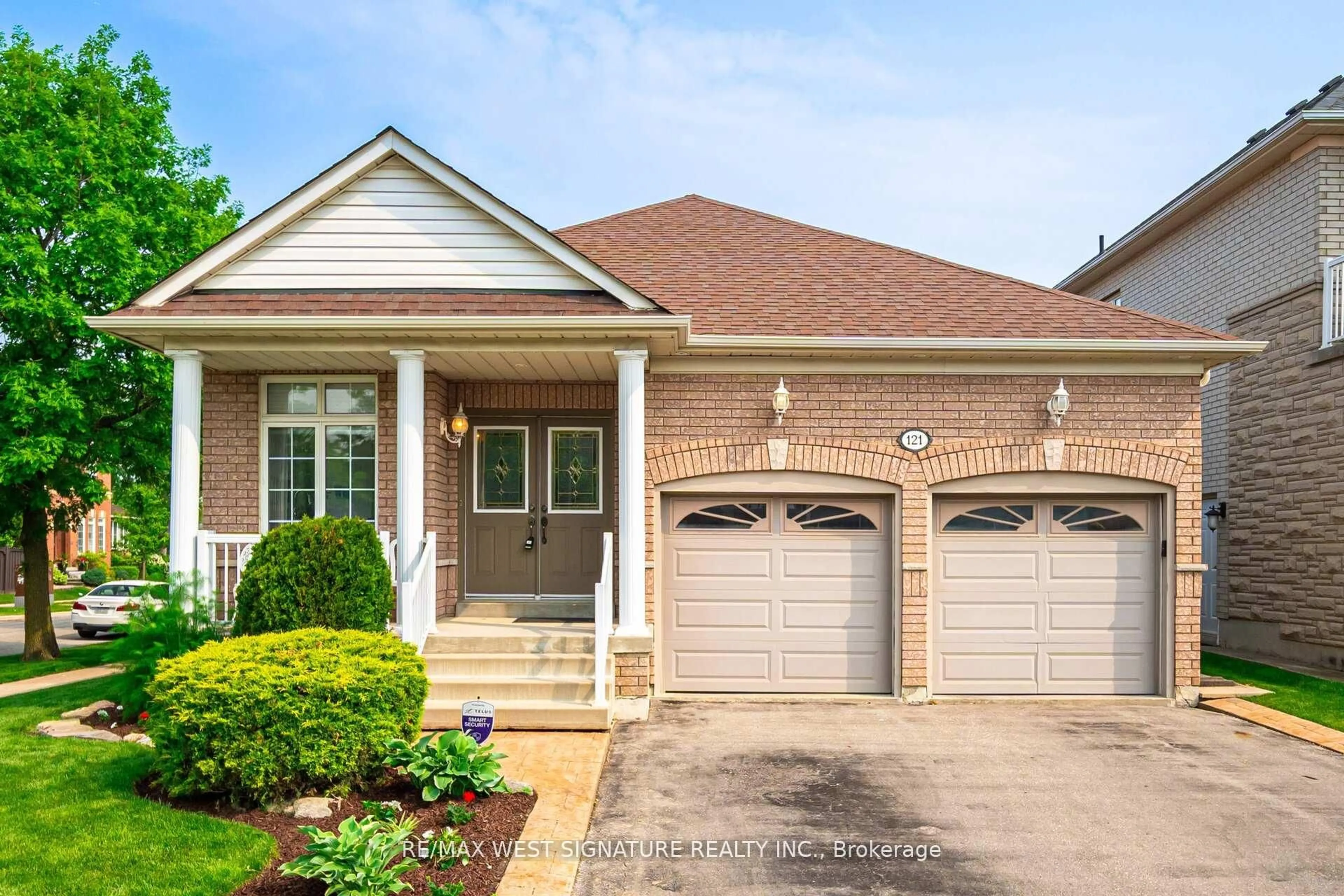 Home with brick exterior material, street for 121 Calera Cres, Vaughan Ontario L4H 1W1