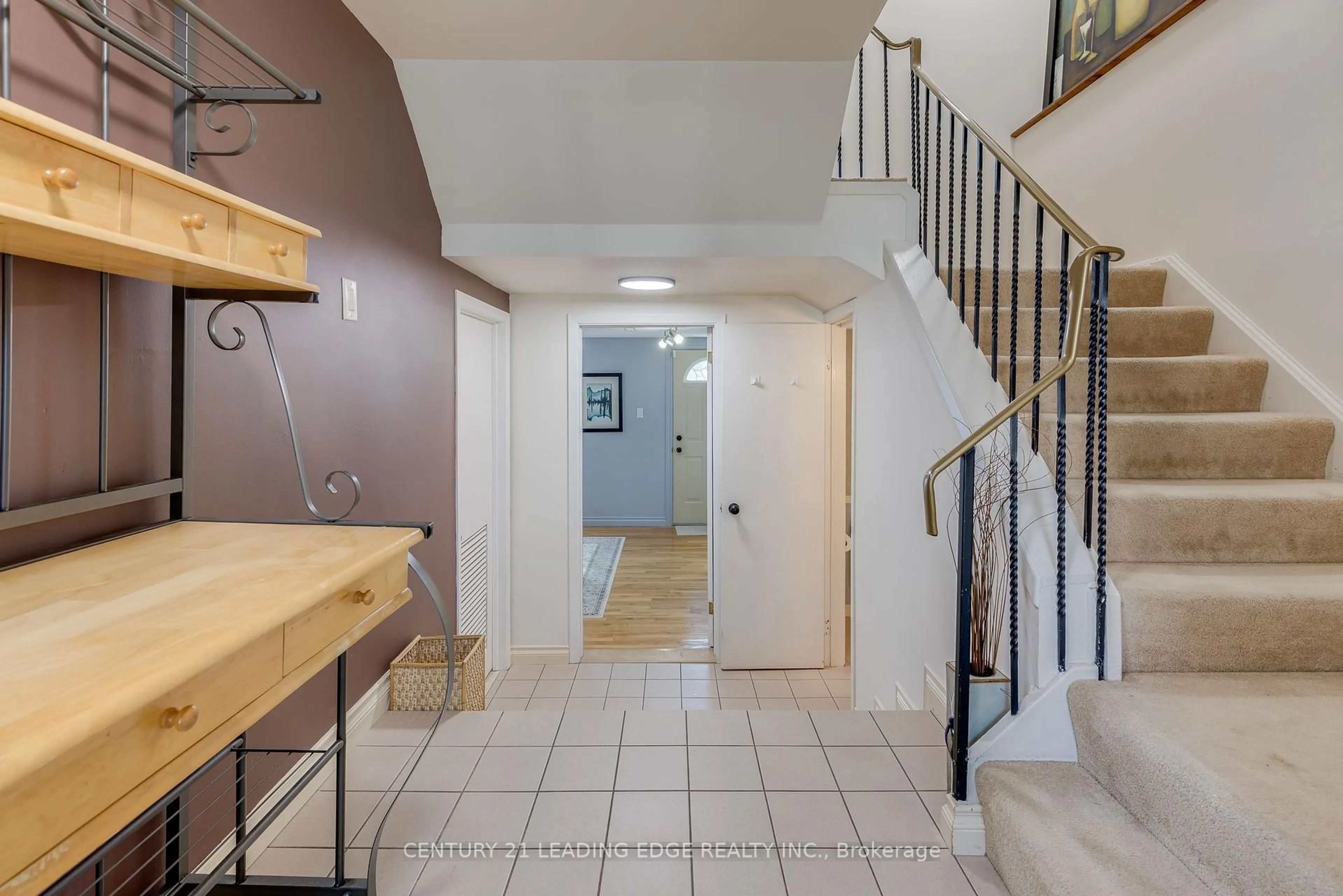 Unknown for 129 POPLAR Cres, Aurora Ontario L4G 3M4