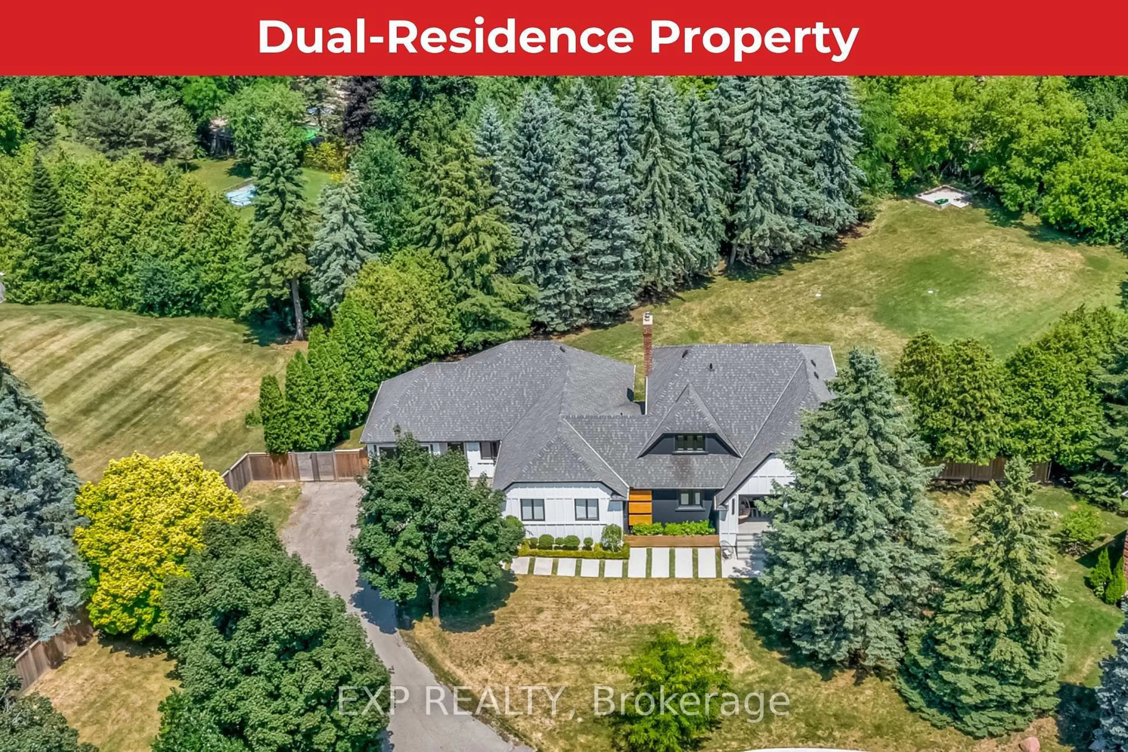 A pic from outside/outdoor area/front of a property/back of a property/a pic from drone, unknown for 17 Chamberlain Crt, King Ontario L0G 1N0