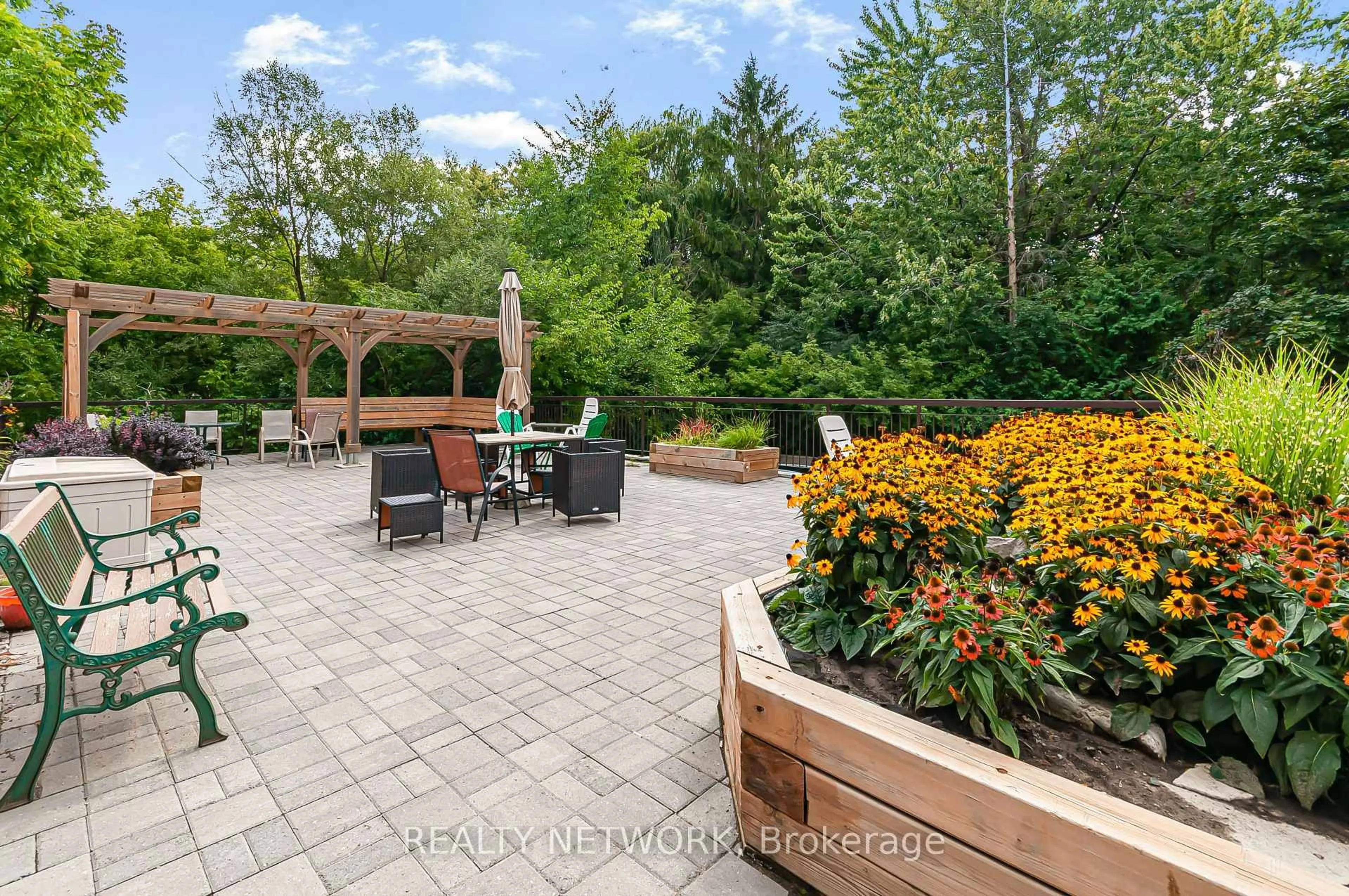 Patio, unknown for 249 Major Mackenzie East Dr #106, Richmond Hill Ontario L4C 9M8