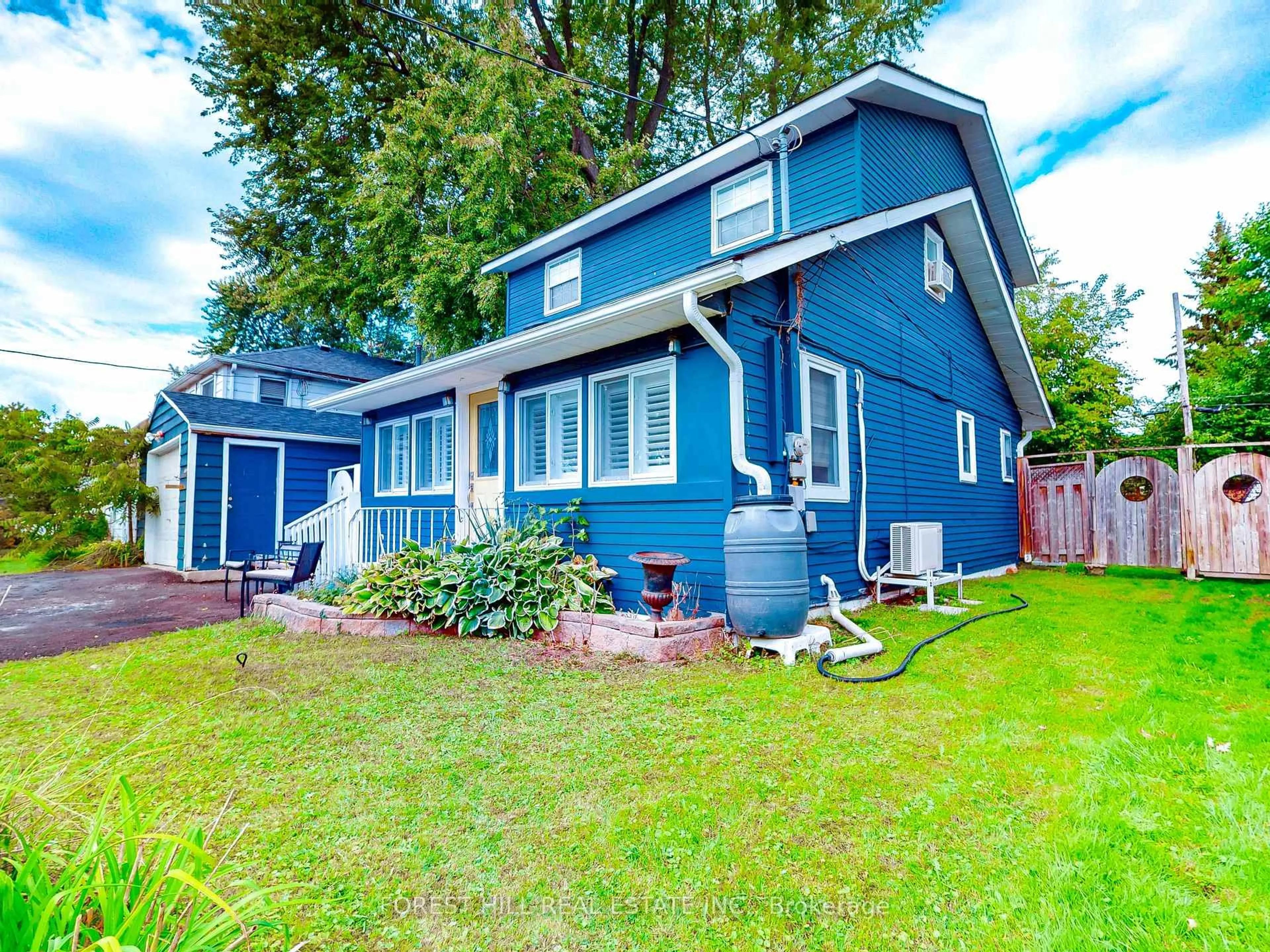 Home with vinyl exterior material, street for 254 Pine Beach Dr, Georgina Ontario L4P 2V5
