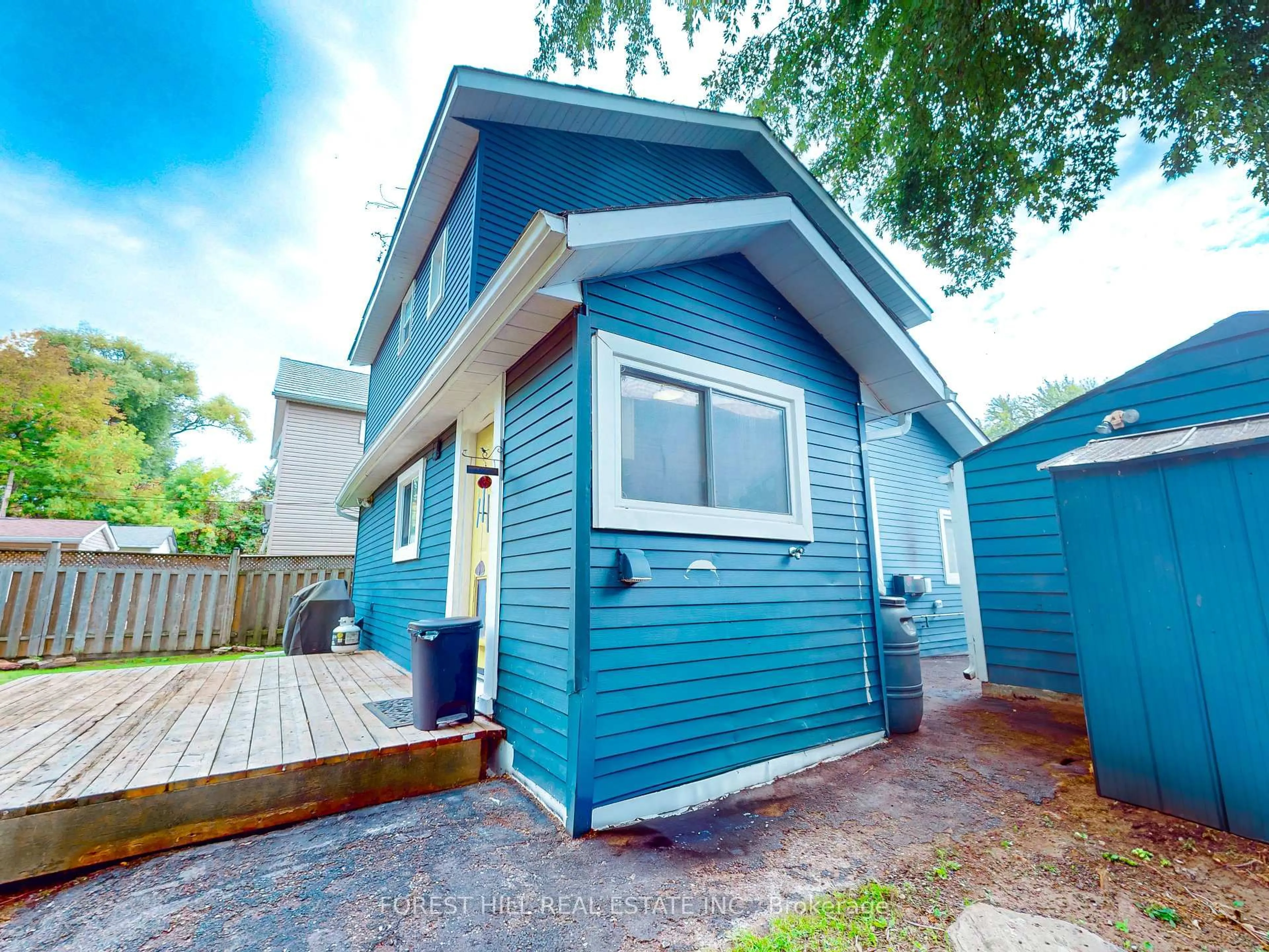 Home with vinyl exterior material, street for 254 Pine Beach Dr, Georgina Ontario L4P 2V5