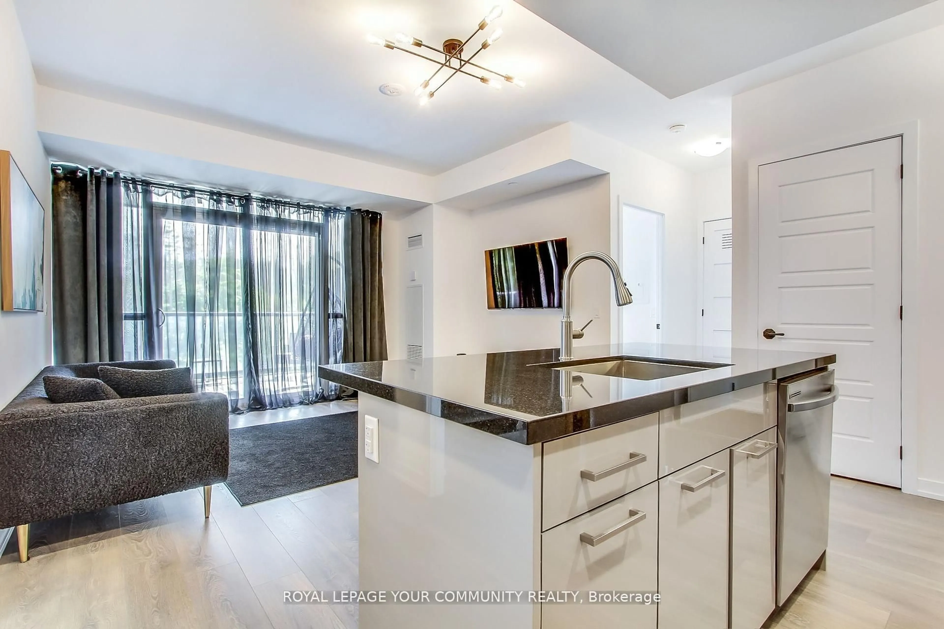 Open concept kitchen, ceramic/tile floor for 415 Sea Ray Ave #342, Innisfil Ontario L9S 0R5