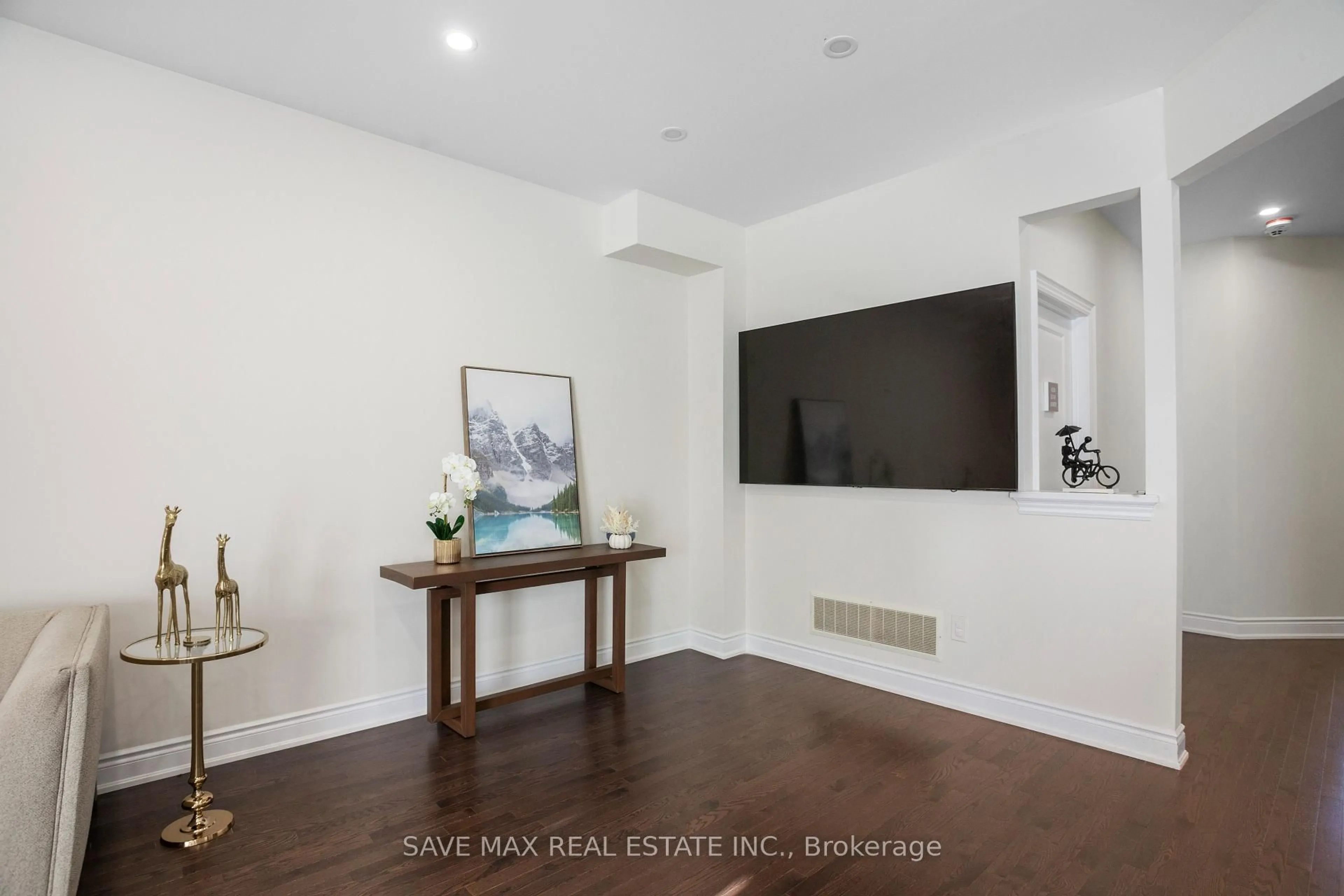 Unknown for 163 Sutherland Ave, Bradford West Gwillimbury Ontario L3Z 4H6