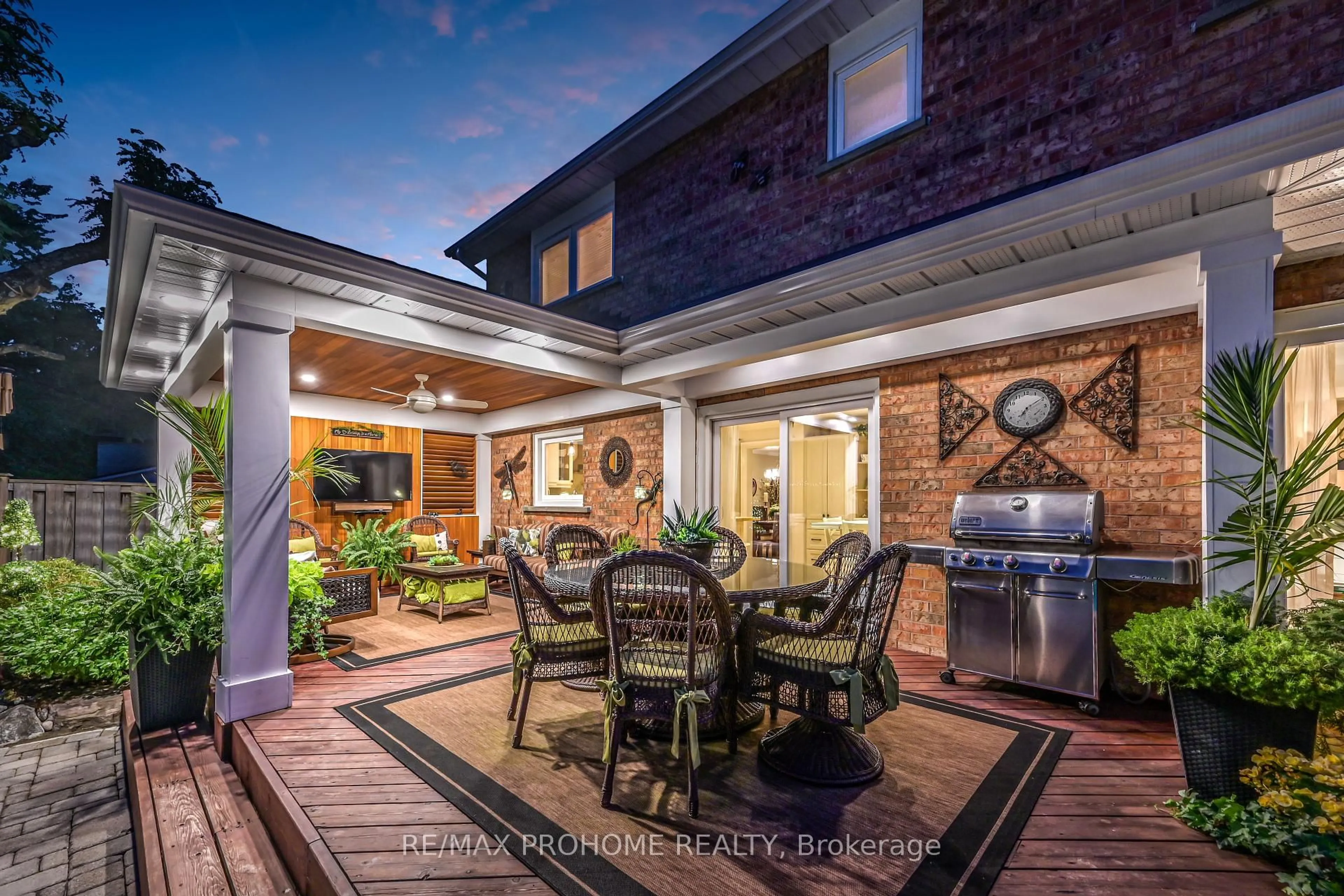 Patio, street for 42 Foundry Cres, Markham Ontario L3P 6W4