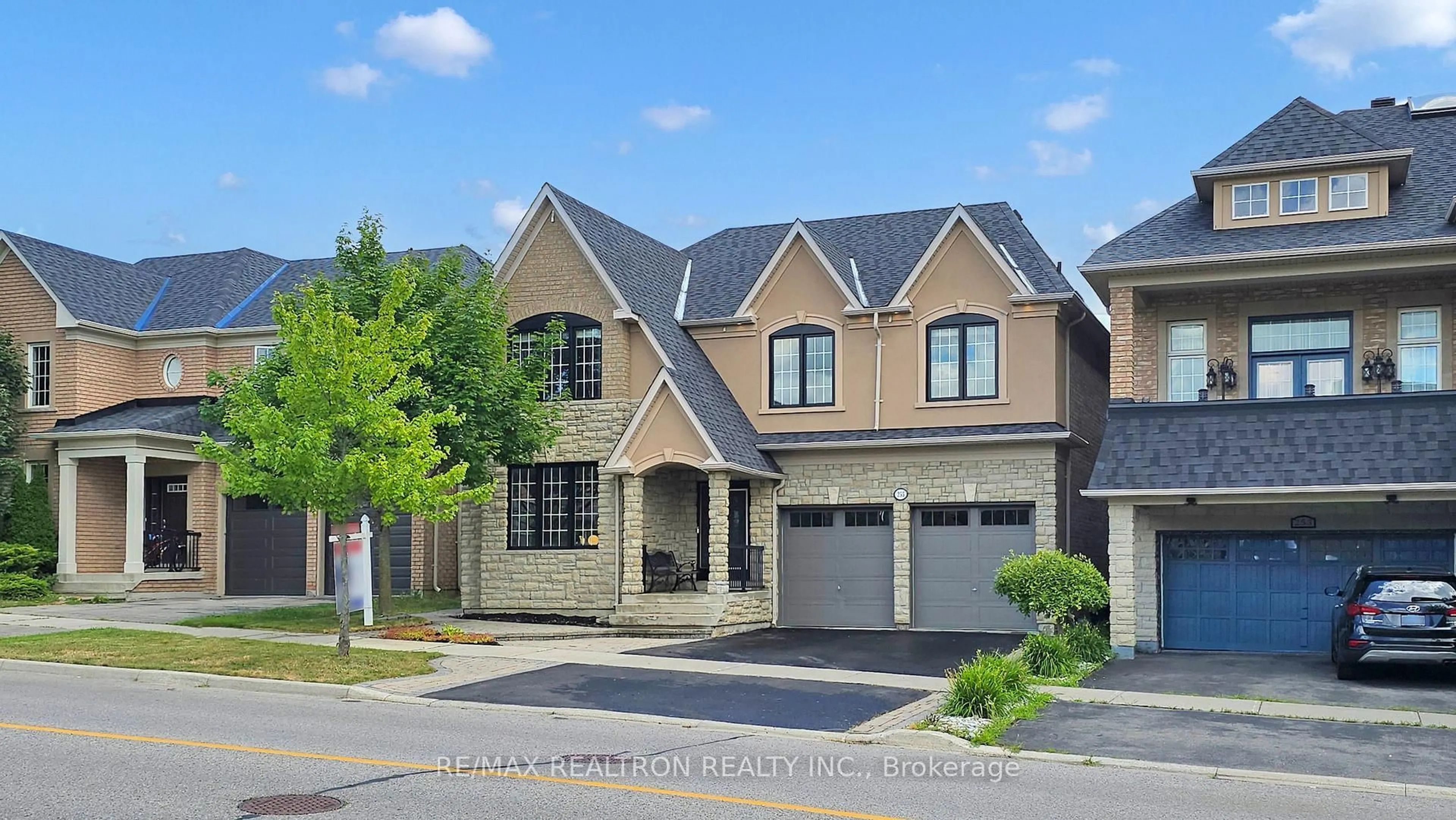 Home with brick exterior material, street for 255 SELWYN Rd, Richmond Hill Ontario L4E 0P6