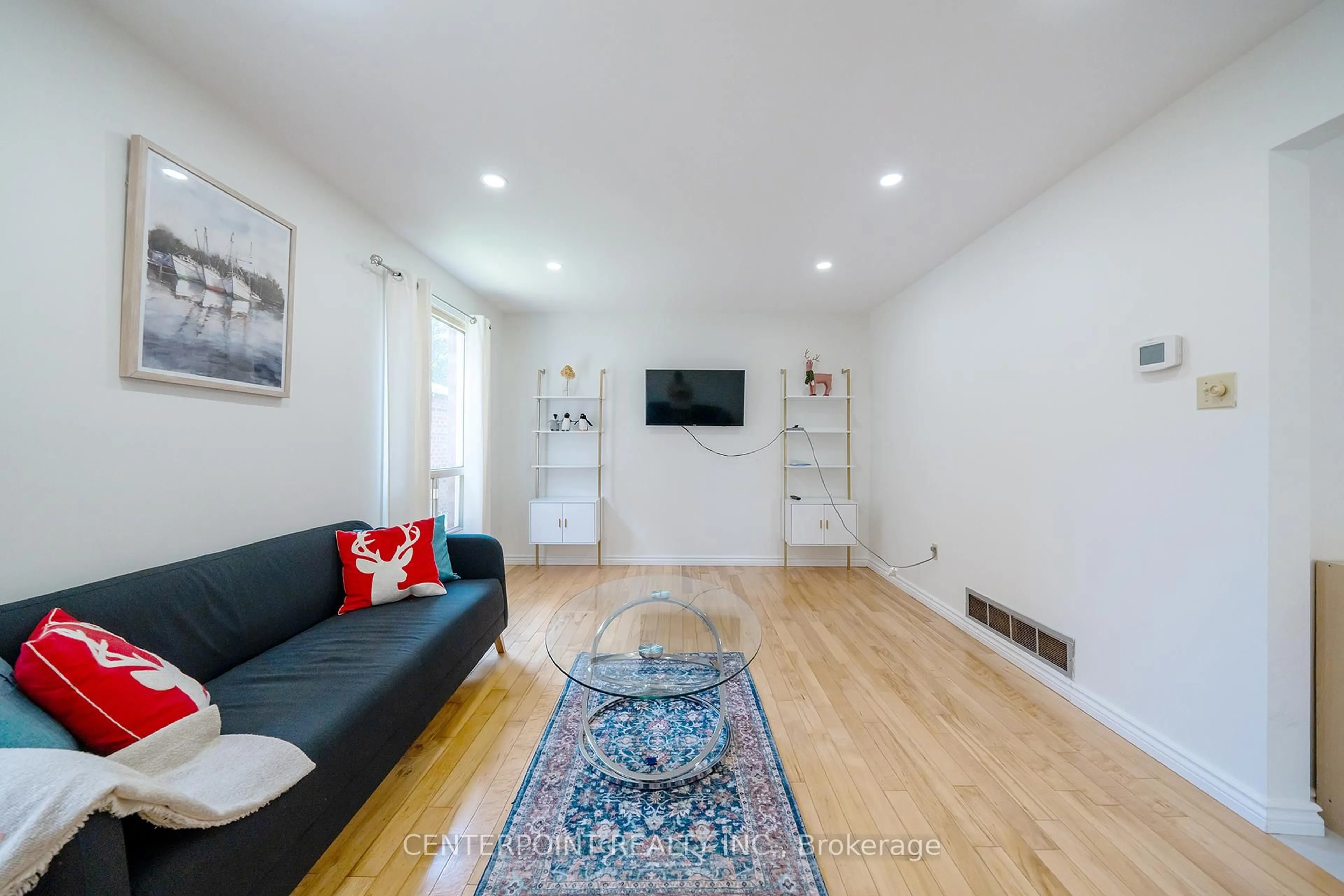 Living room with furniture, unknown for 44 Kenley Cres, Markham Ontario L3R 6X2