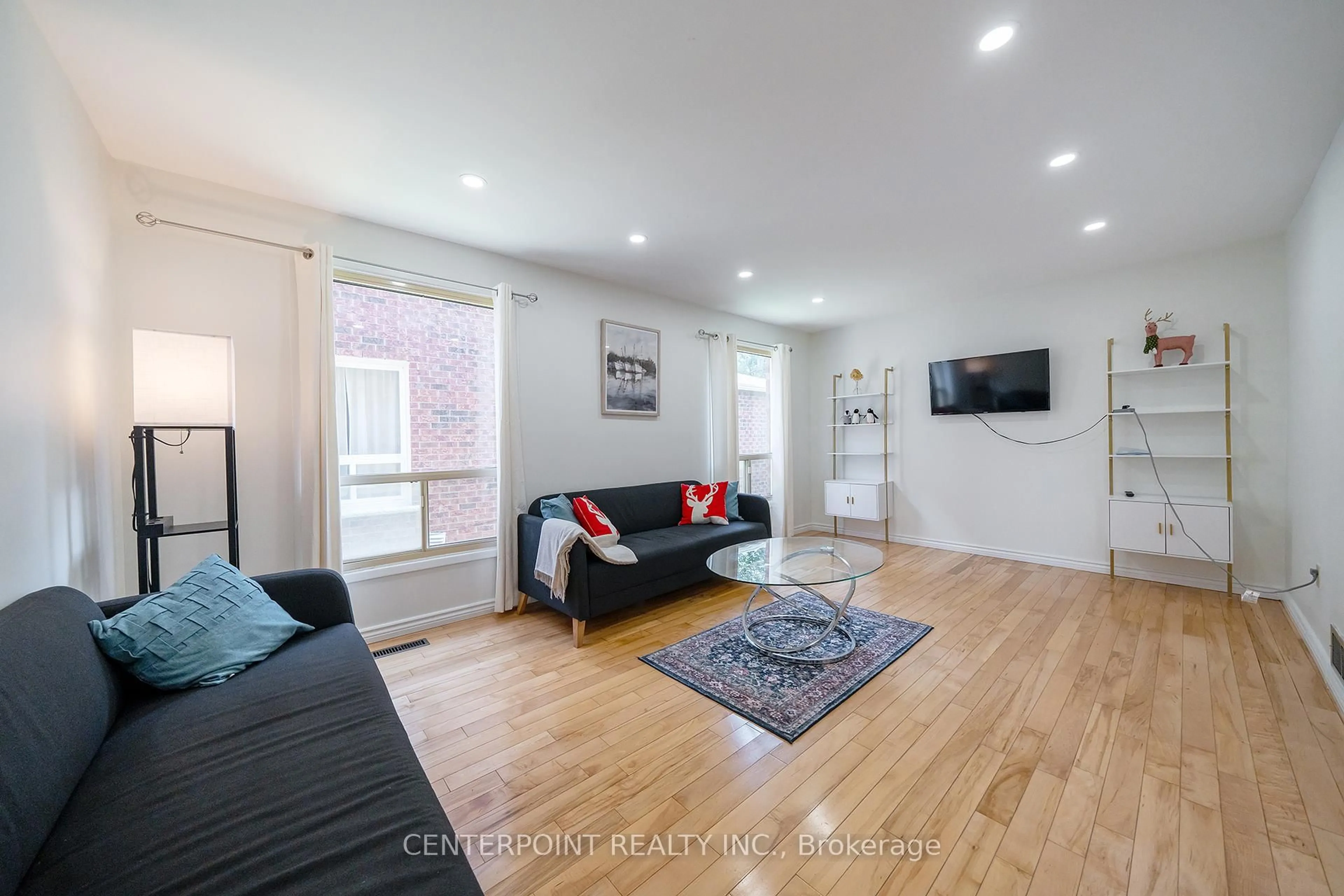 Living room with furniture, unknown for 44 Kenley Cres, Markham Ontario L3R 6X2