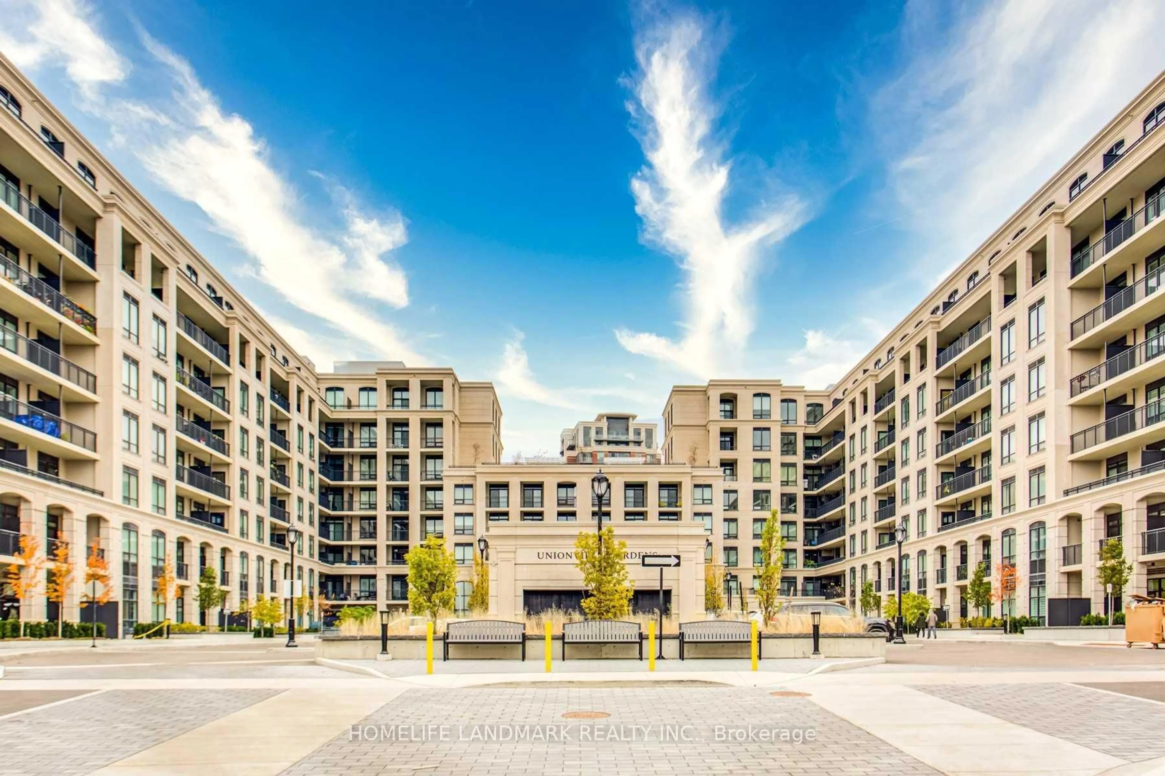A pic from outside/outdoor area/front of a property/back of a property/a pic from drone, street for 268 Buchanan Dr #311W, Markham Ontario L3R 8G9