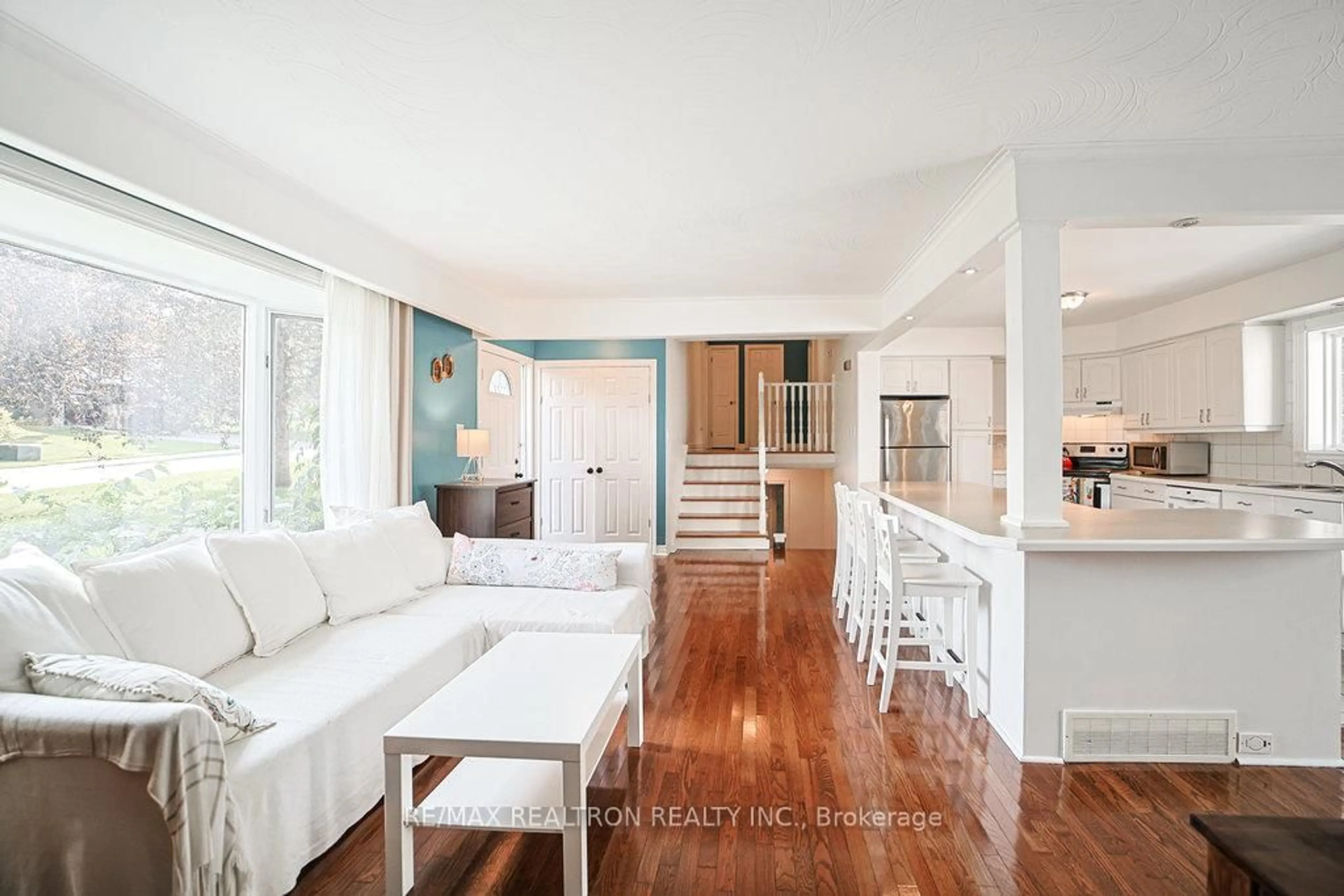 Unknown for 92 Hamilton Dr, Newmarket Ontario L3Y 3E8