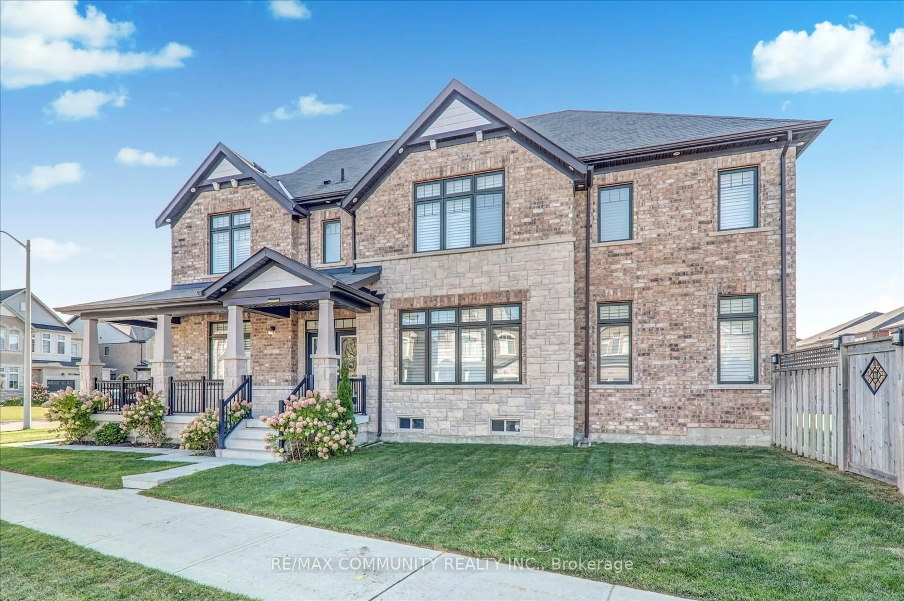Home with brick exterior material, street for 932 Barton Way, Innisfil Ontario L9S 0N5