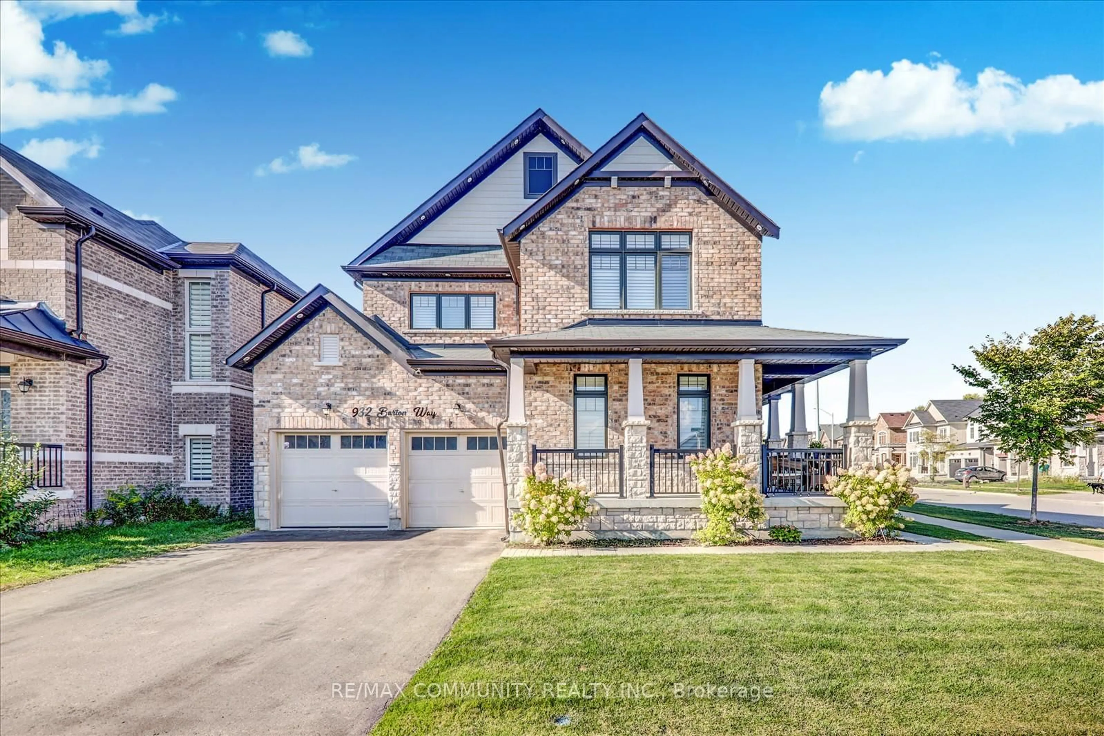 Home with brick exterior material, street for 932 Barton Way, Innisfil Ontario L9S 0N5