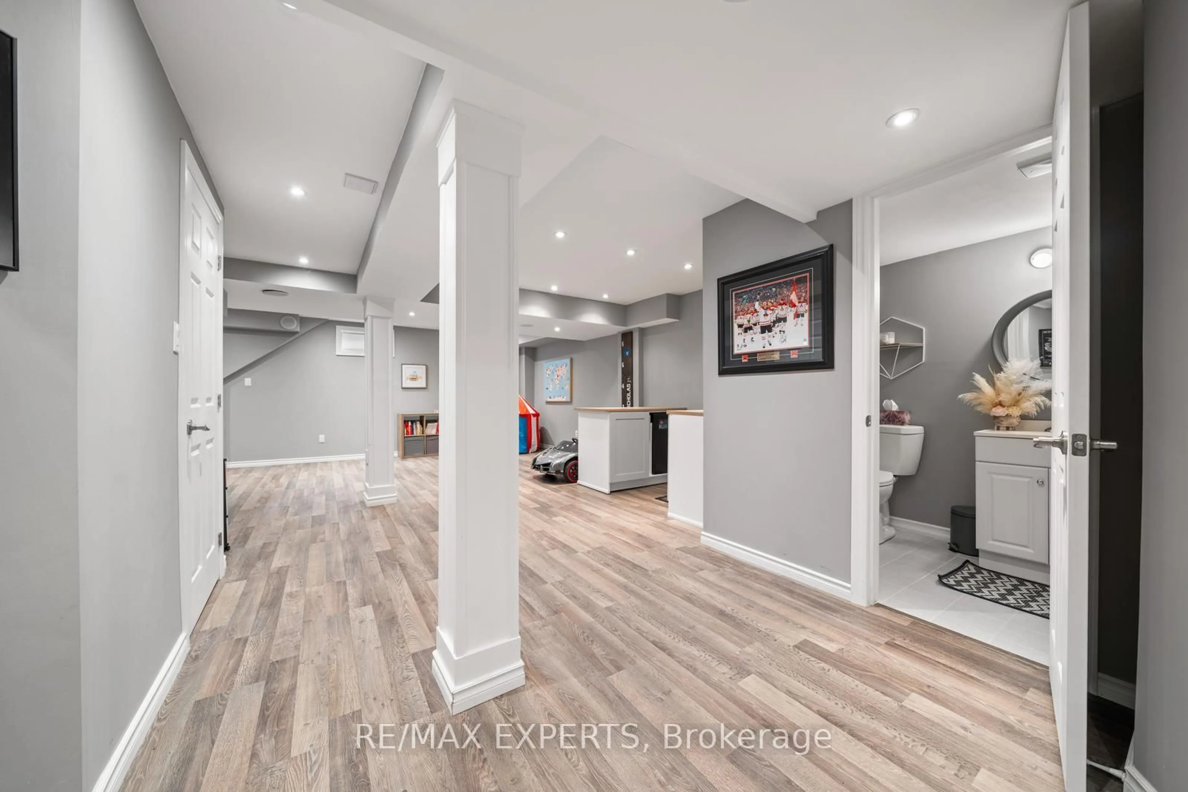 Unknown for 198 Moody Dr, Vaughan Ontario L4H 3Z4