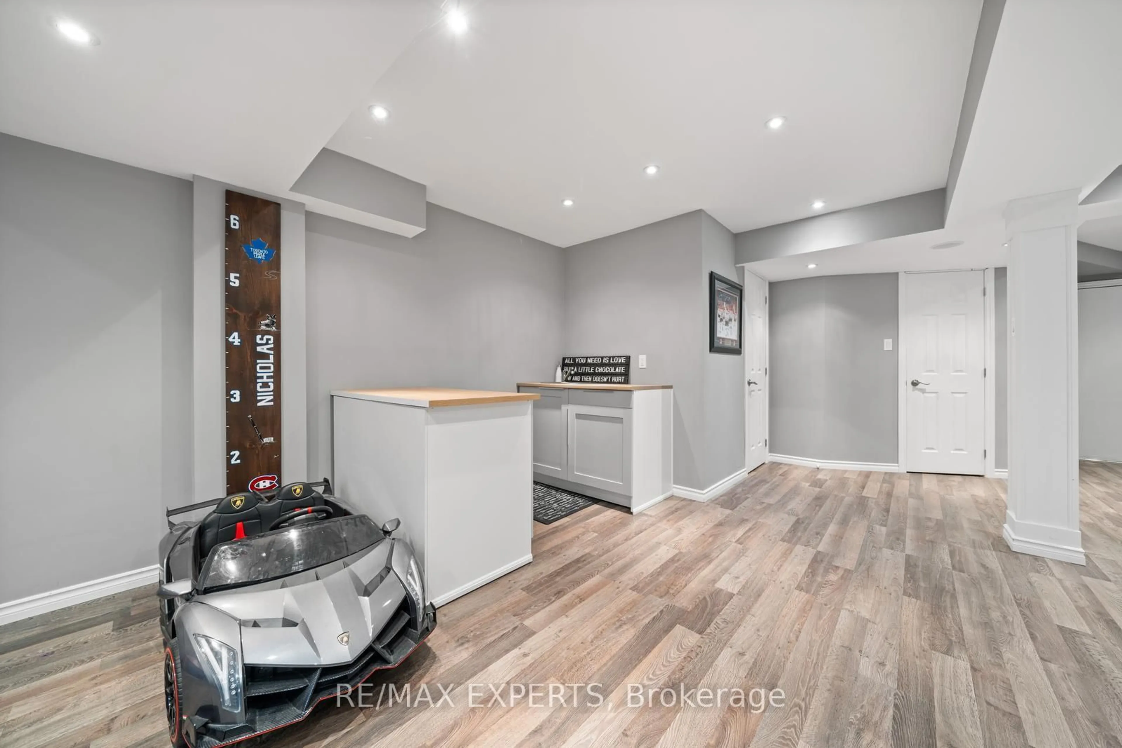 Unknown for 198 Moody Dr, Vaughan Ontario L4H 3Z4