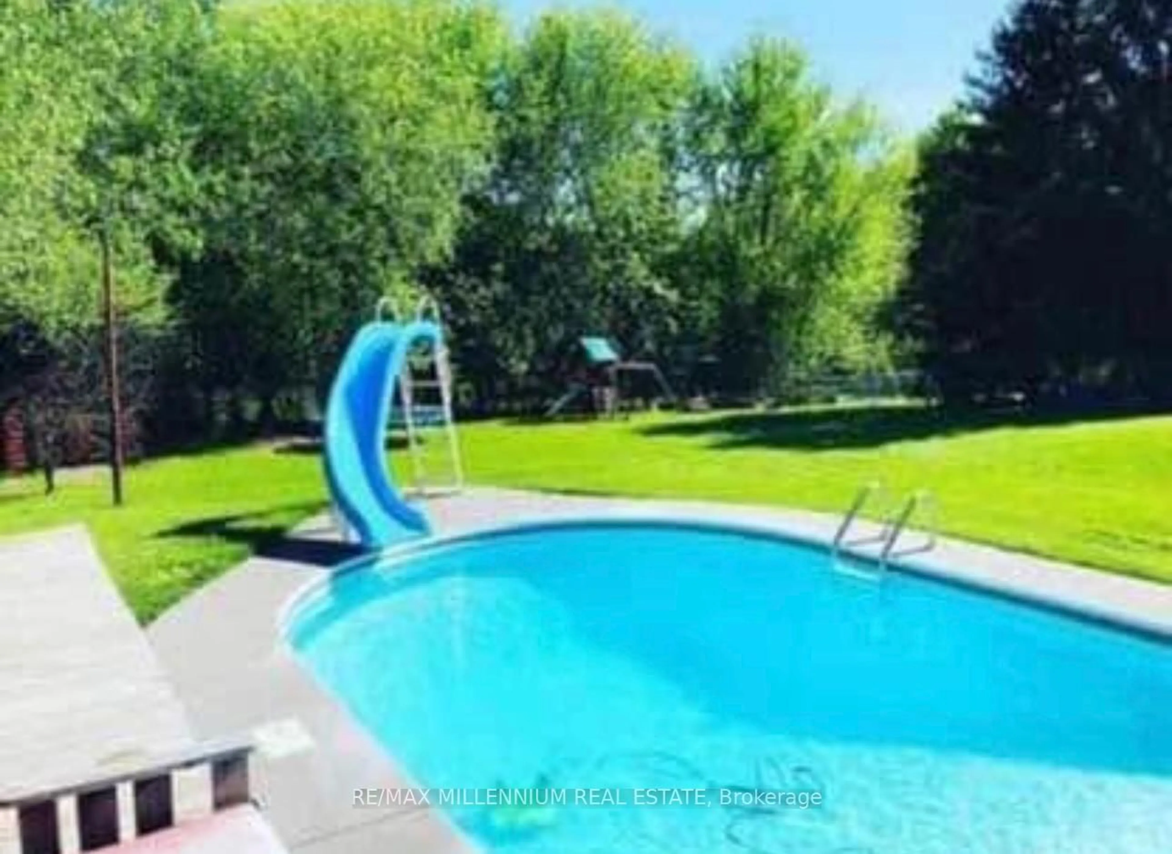 Pool for 2831 County Rd 89 Rd, Innisfil Ontario L0L 1L0