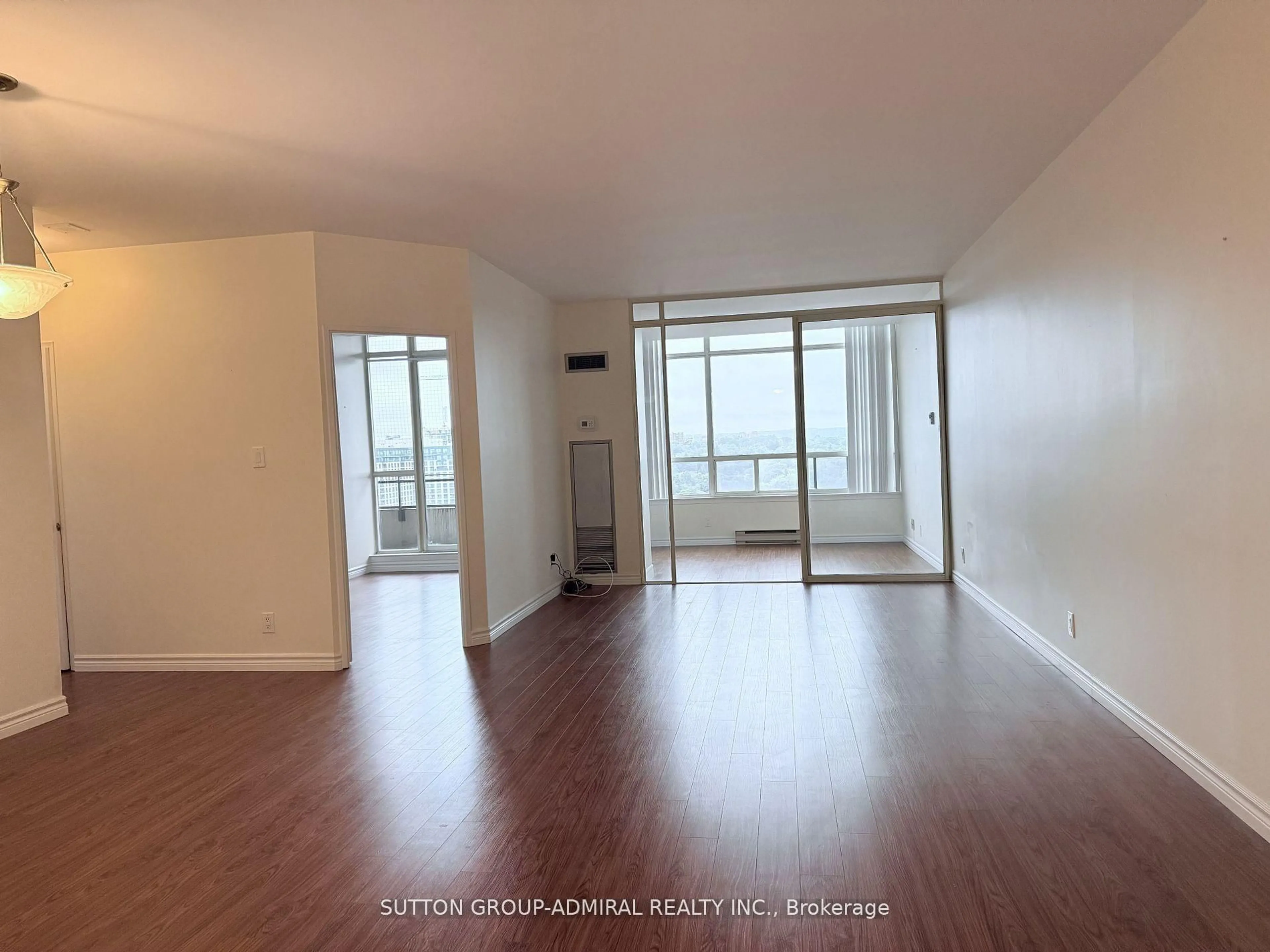 A pic of a room for 32 CLARISSA Dr #PH27, Richmond Hill Ontario L4C 9R7