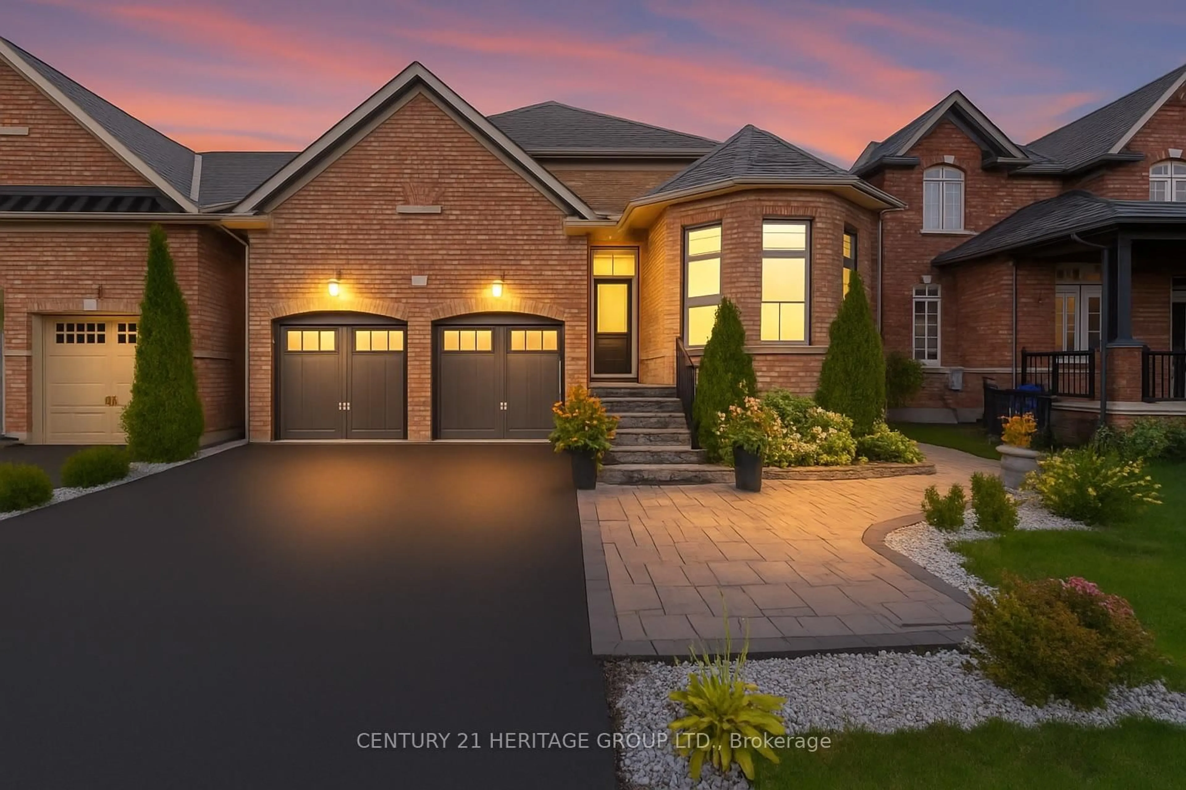 Home with brick exterior material, street for 90 Gibson Circ, Bradford West Gwillimbury Ontario L3Z 0W9