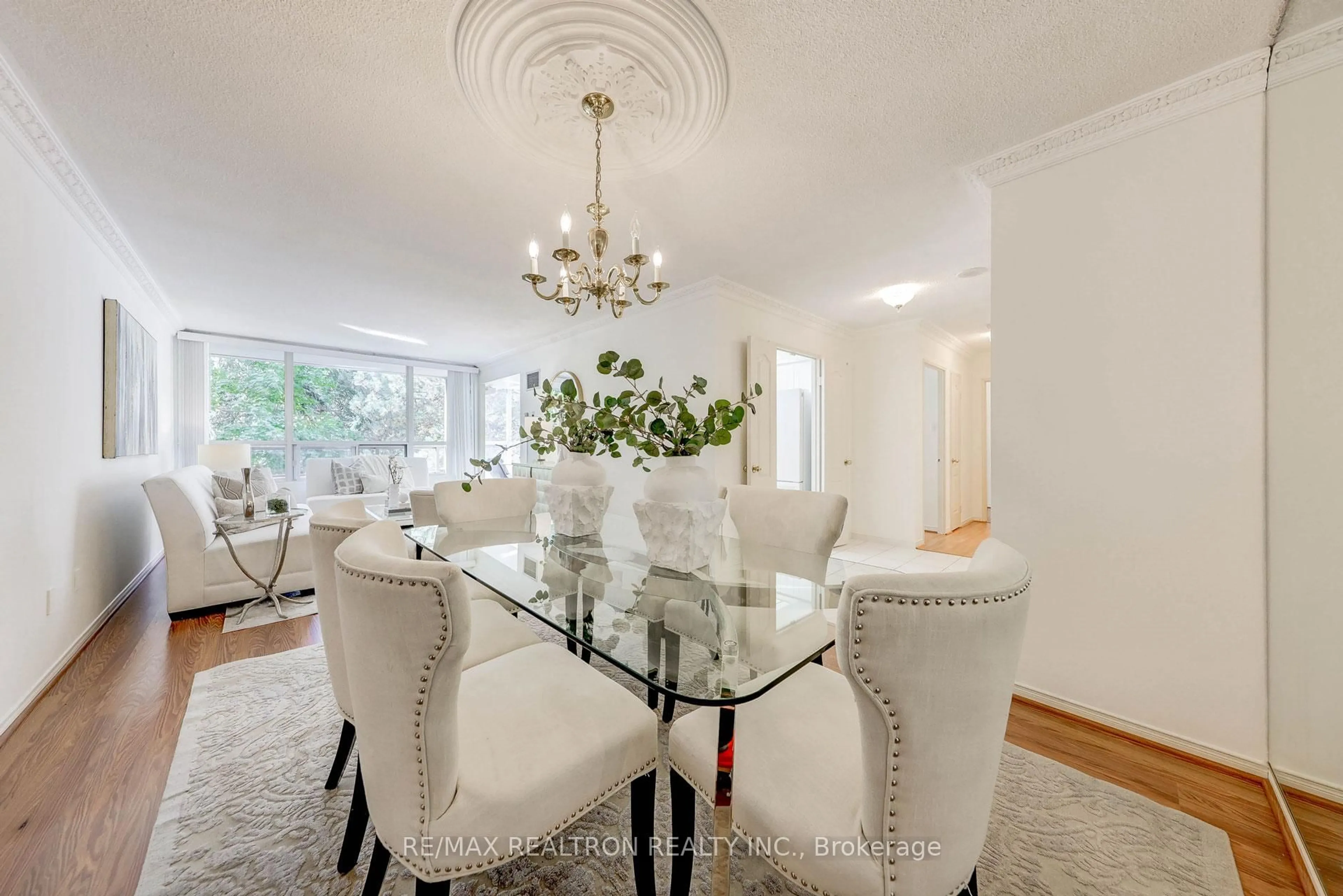 Dining room, unknown for 11 Townsgate Dr #206, Vaughan Ontario L4J 8G4