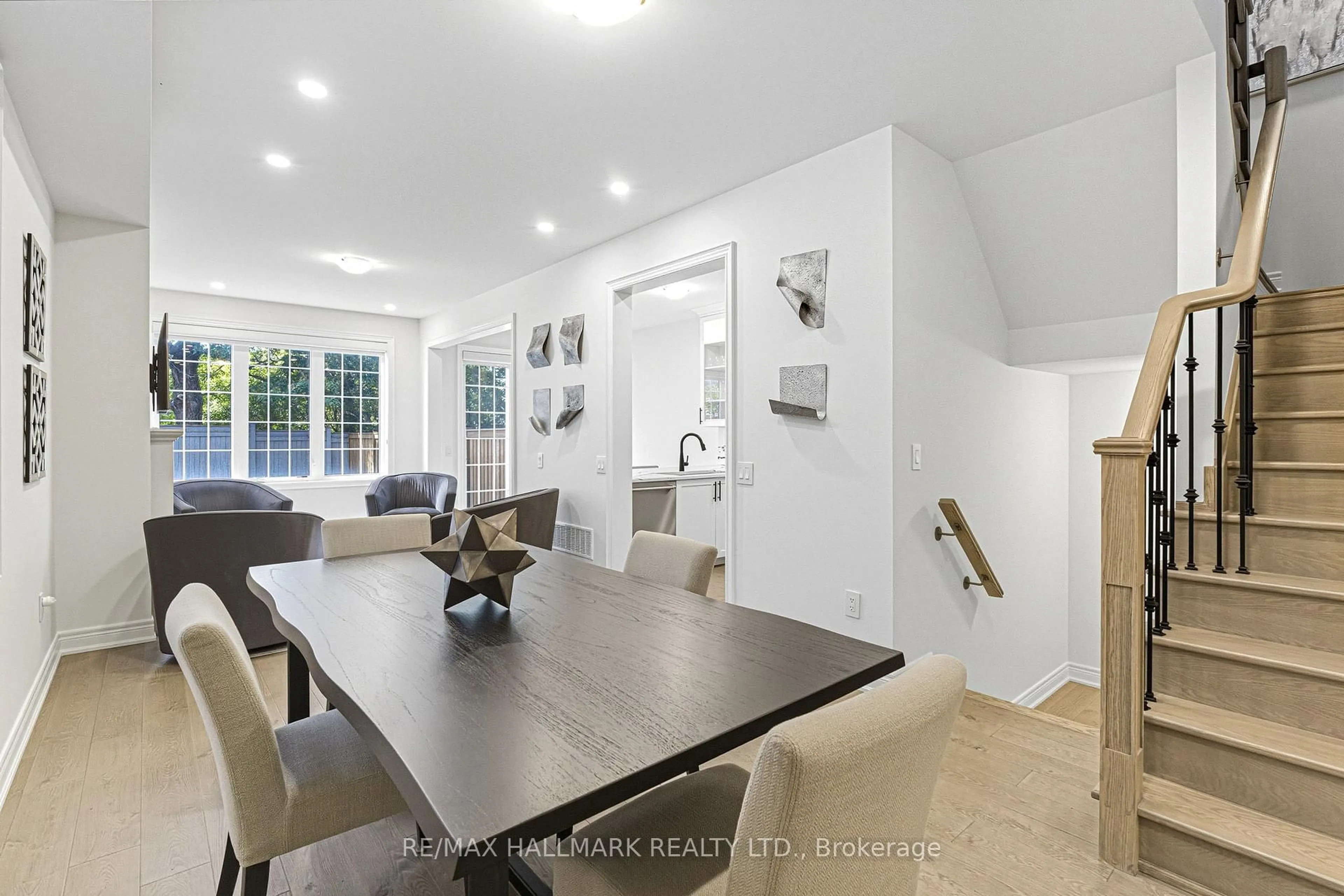 Dining room, unknown for 92 Drizzel Cres, Richmond Hill Ontario L4E 2Z1