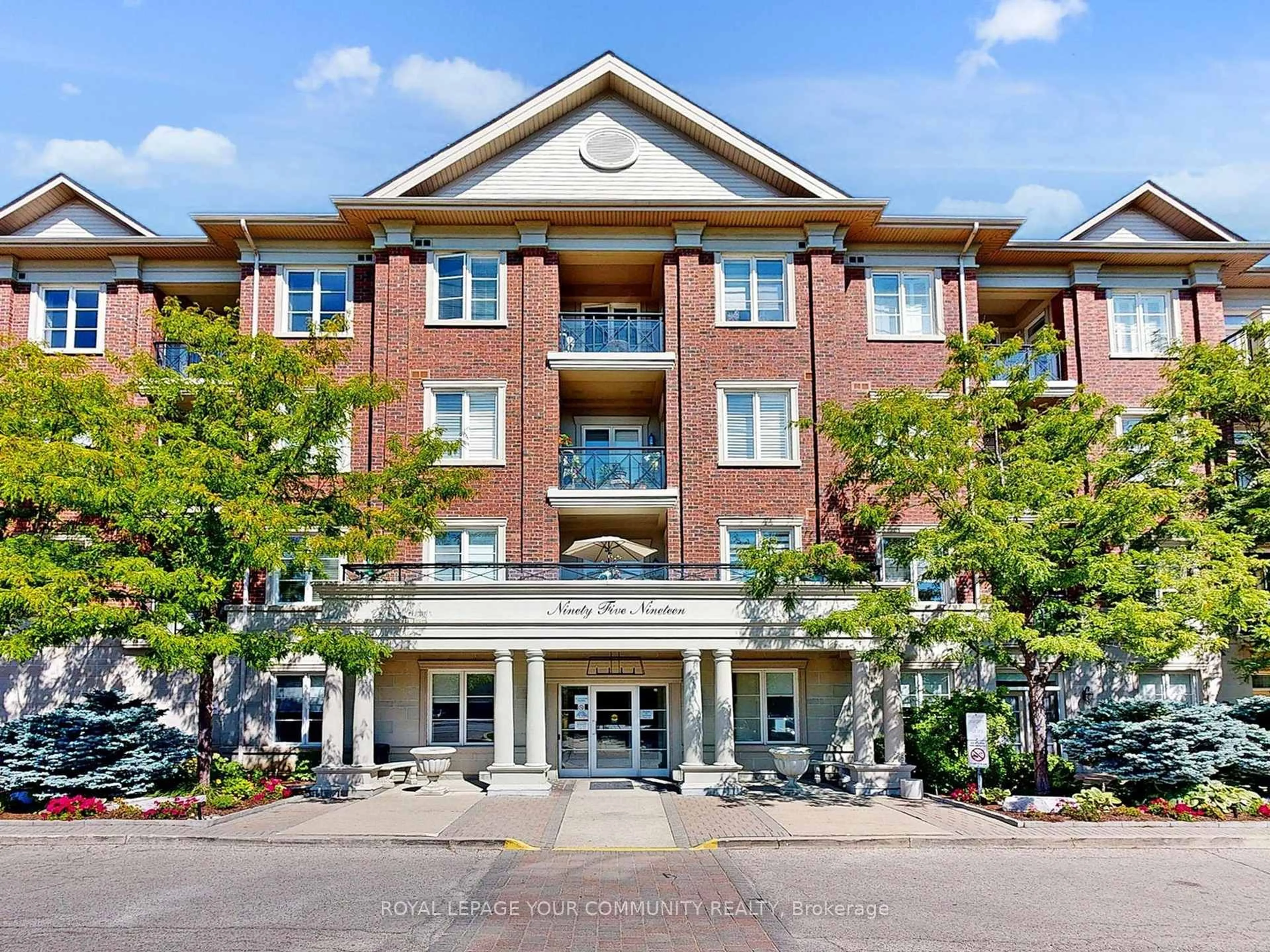 Indoor foyer for 9519 Keele St #220, Vaughan Ontario L6A 4A2
