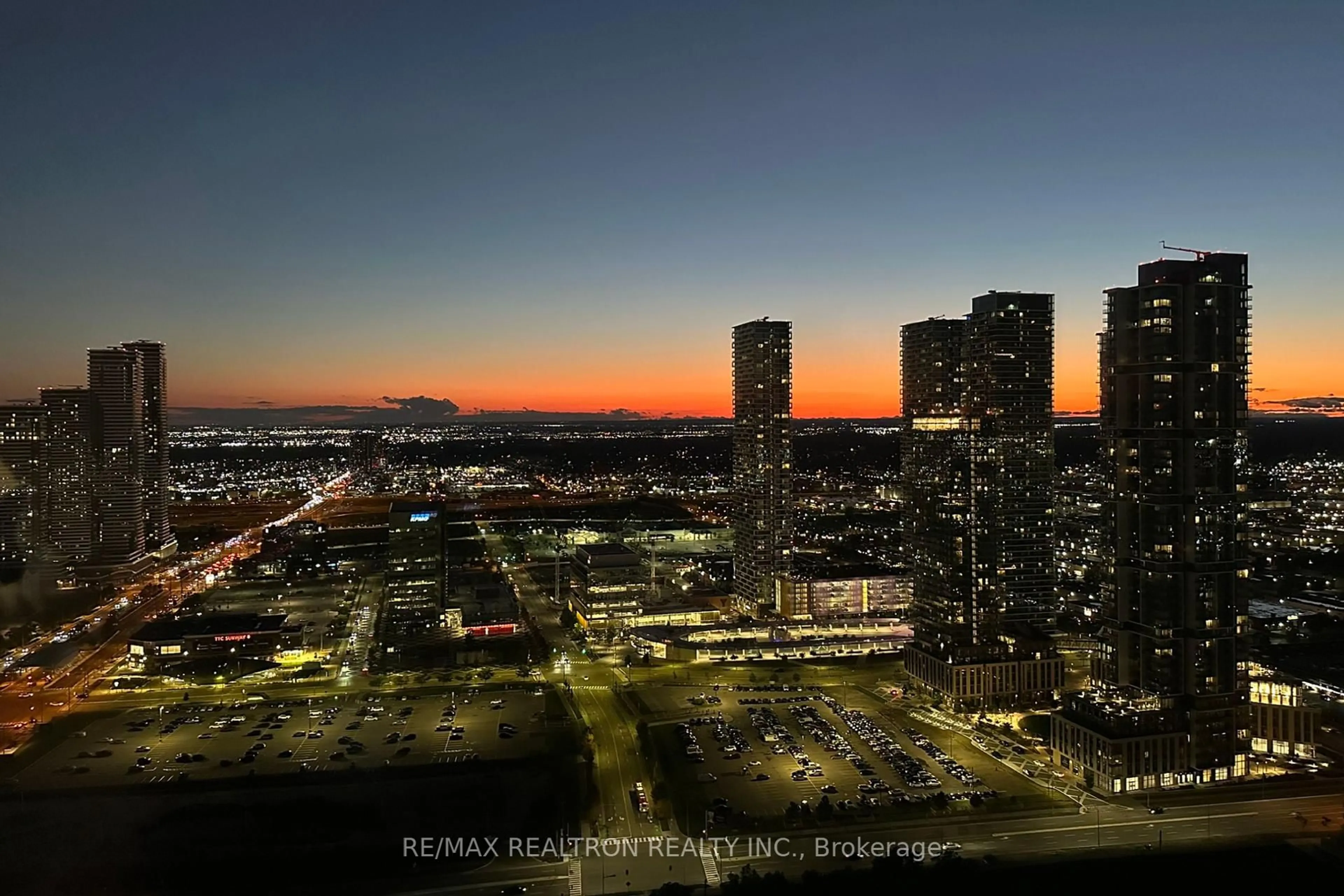 Unknown for 2916 Highway 7 Rd #PH-3803, Vaughan Ontario L4K 0K6