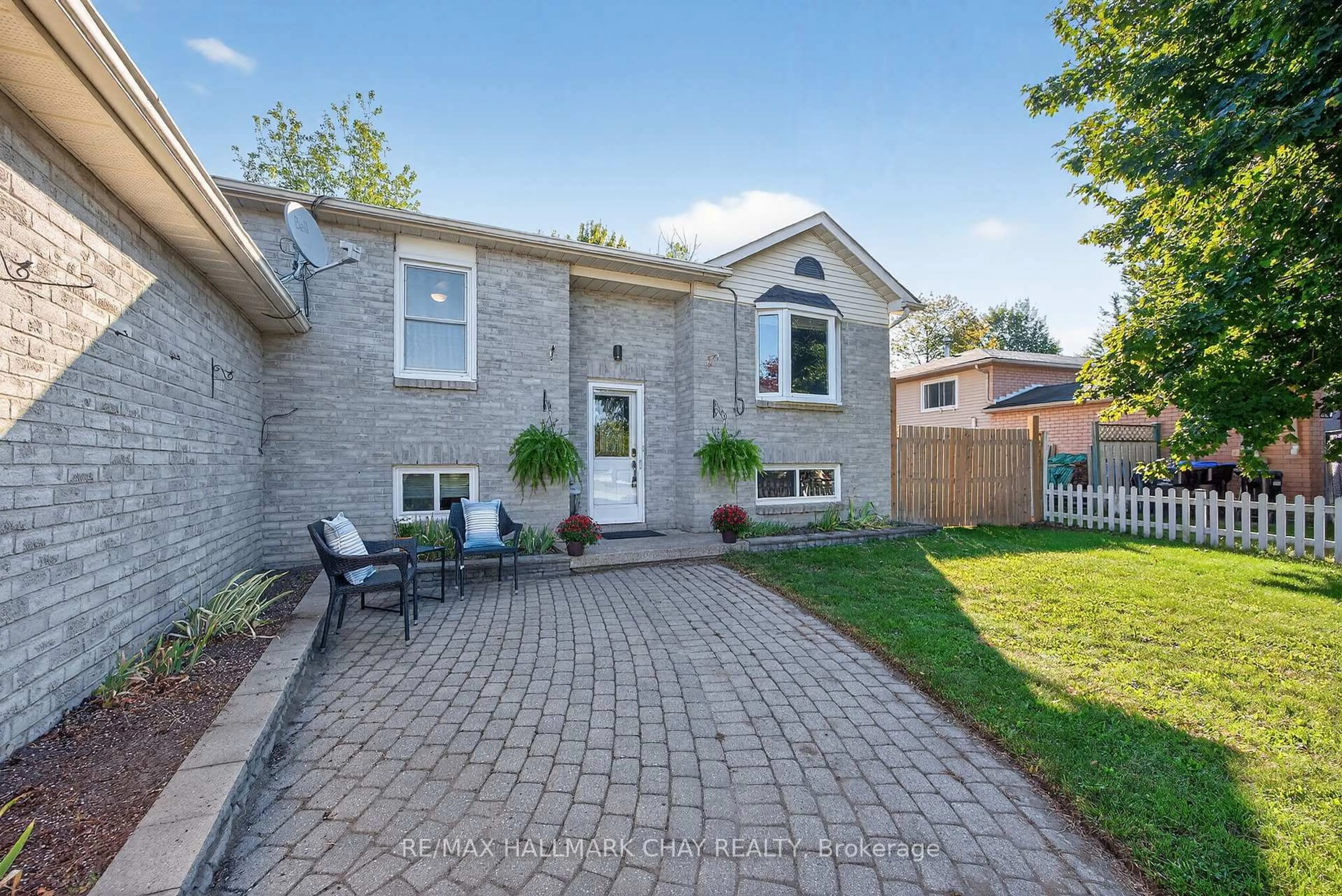 Home with brick exterior material, street for 37 Mccarthy Cres, Essa Ontario L0M 1B3