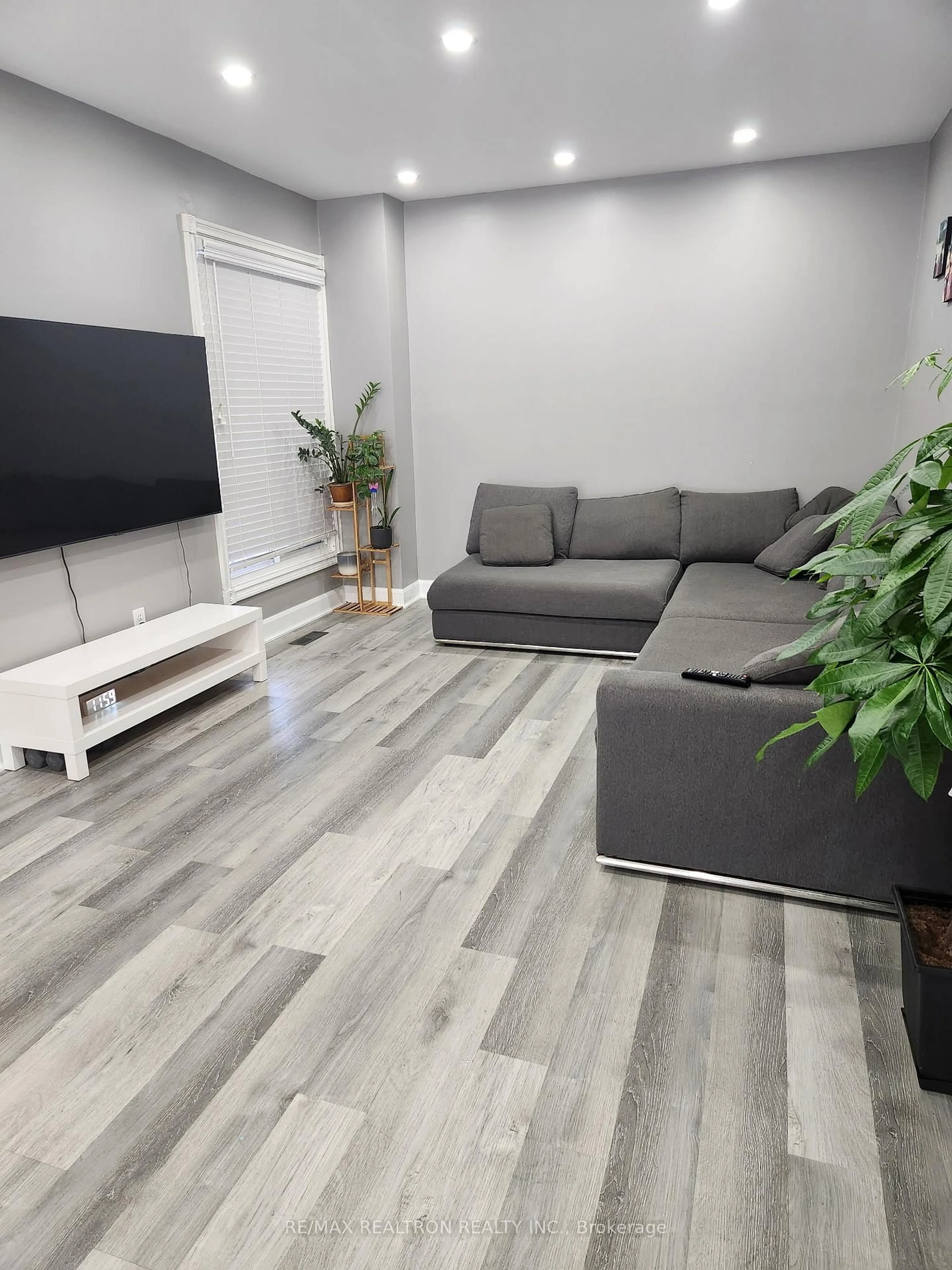 Living room with furniture, unknown for 89 Rejane Cres, Vaughan Ontario L4J 5A4