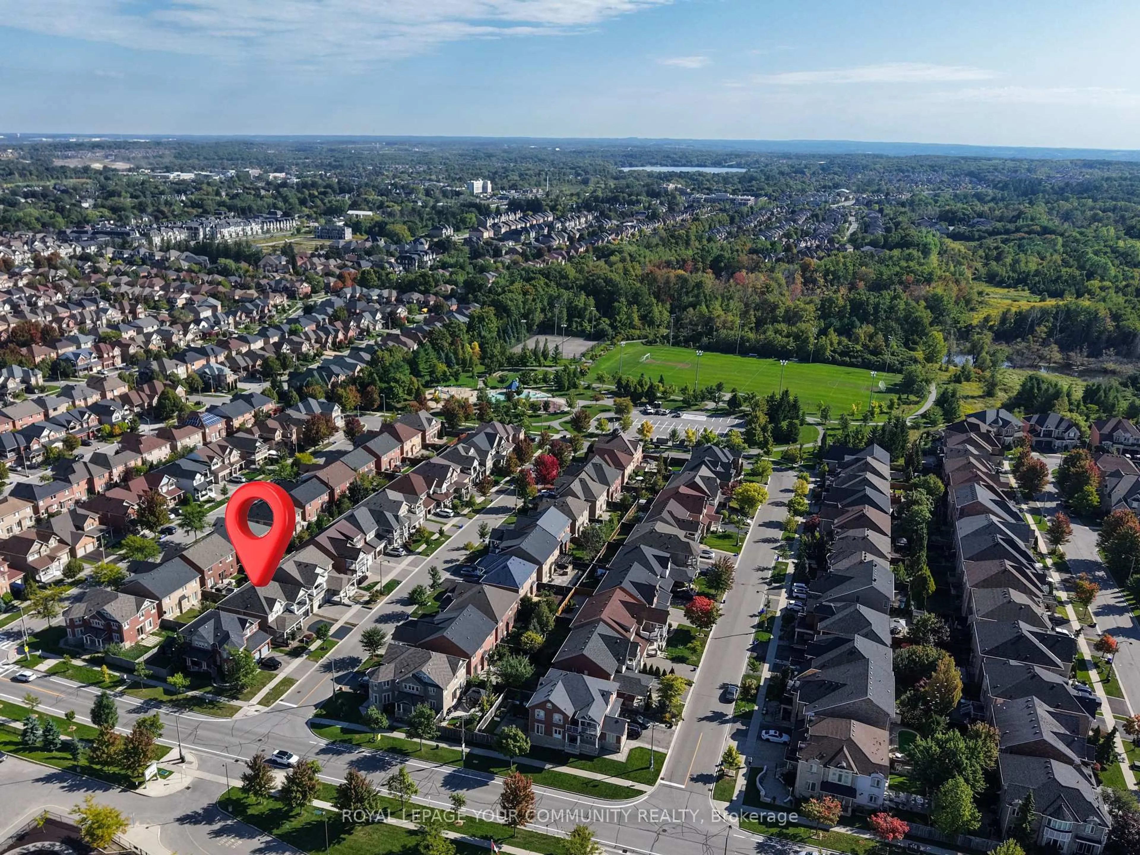 A pic from outside/outdoor area/front of a property/back of a property/a pic from drone, street for 4 Dairy Ave, Richmond Hill Ontario L4E 4X5