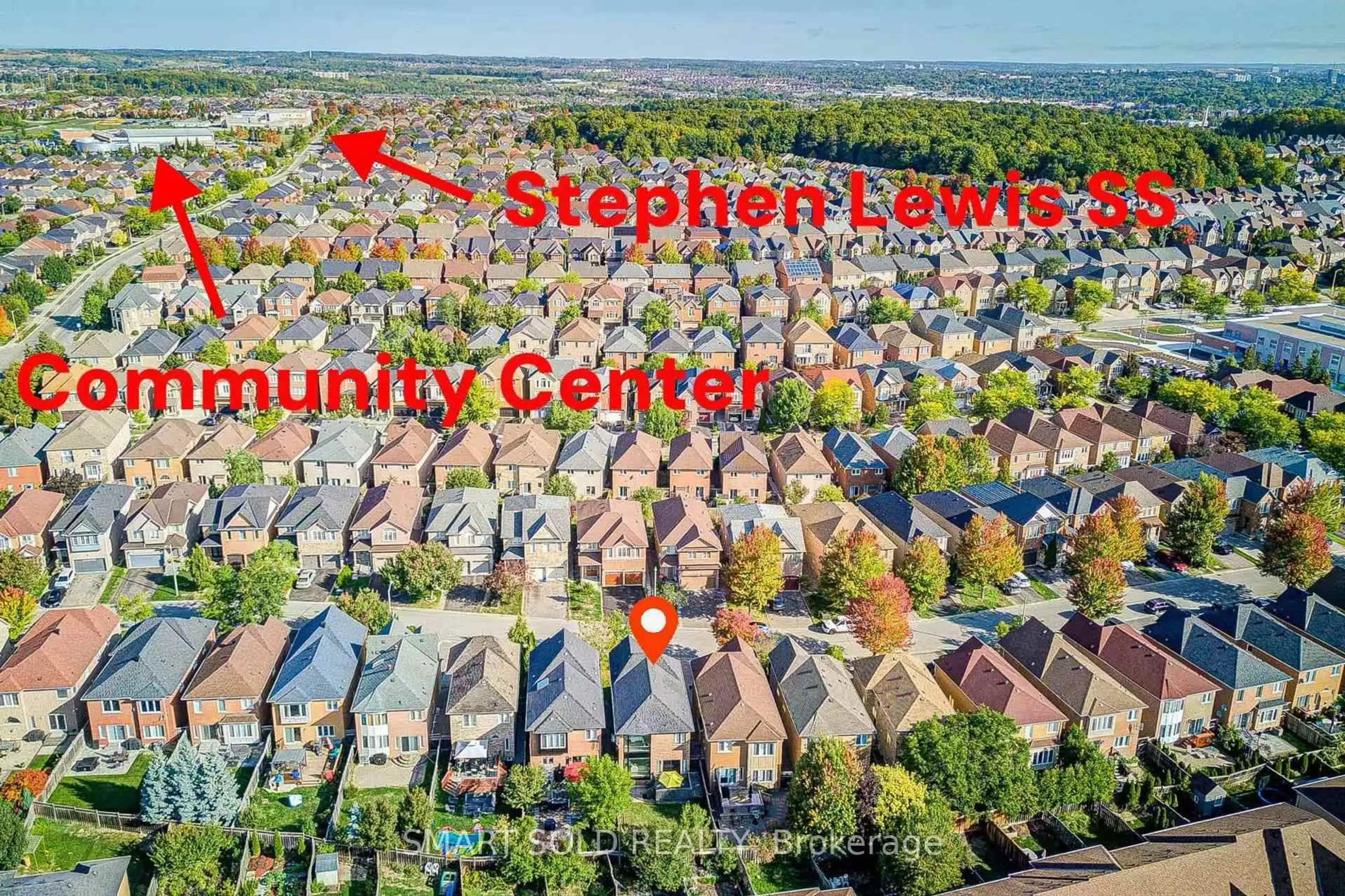 A pic from outside/outdoor area/front of a property/back of a property/a pic from drone, street for 35 Bentoak Cres, Vaughan Ontario L4J 8S5