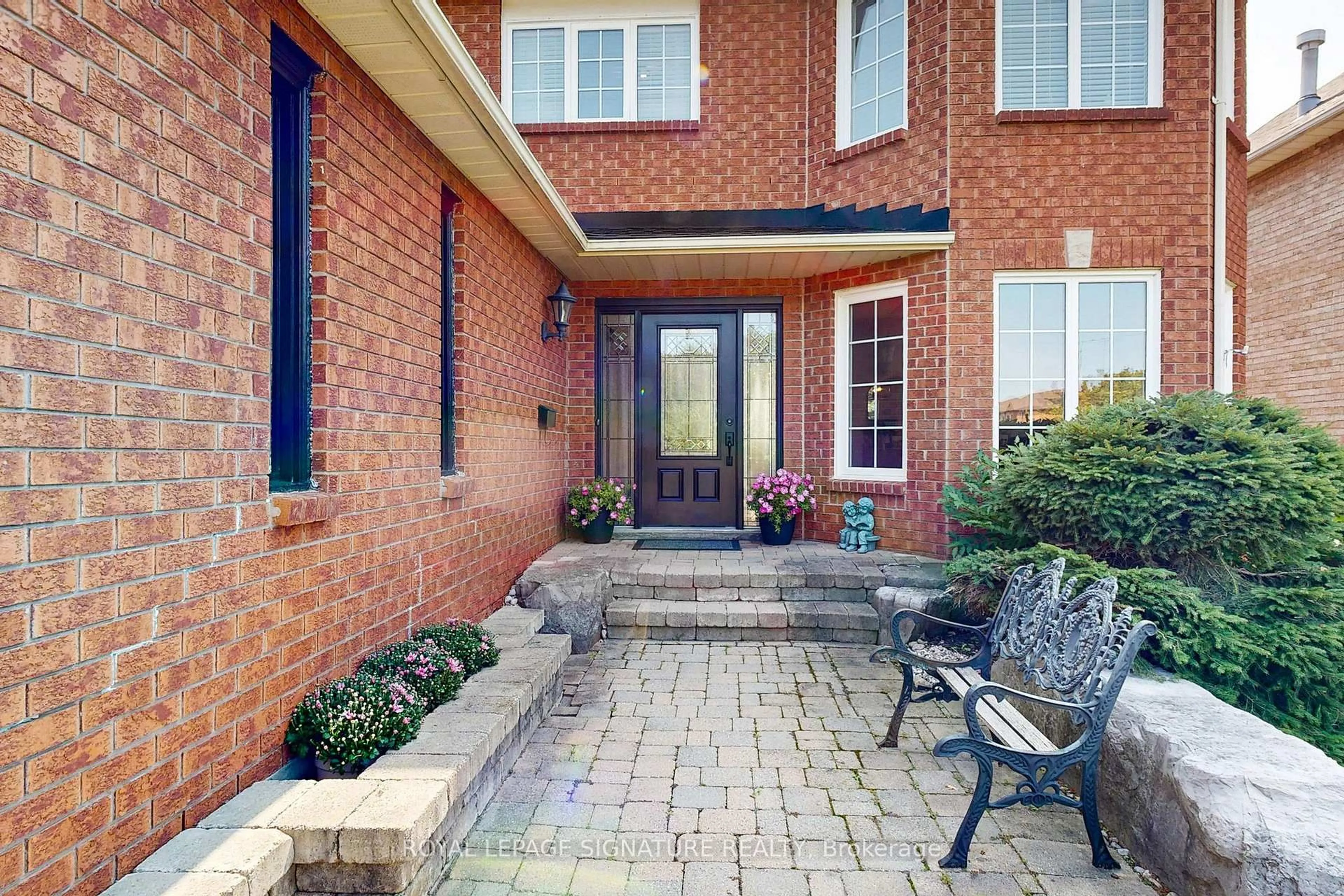 Home with brick exterior material, street for 672 Rupert Ave, Whitchurch-Stouffville Ontario L4A 8B7