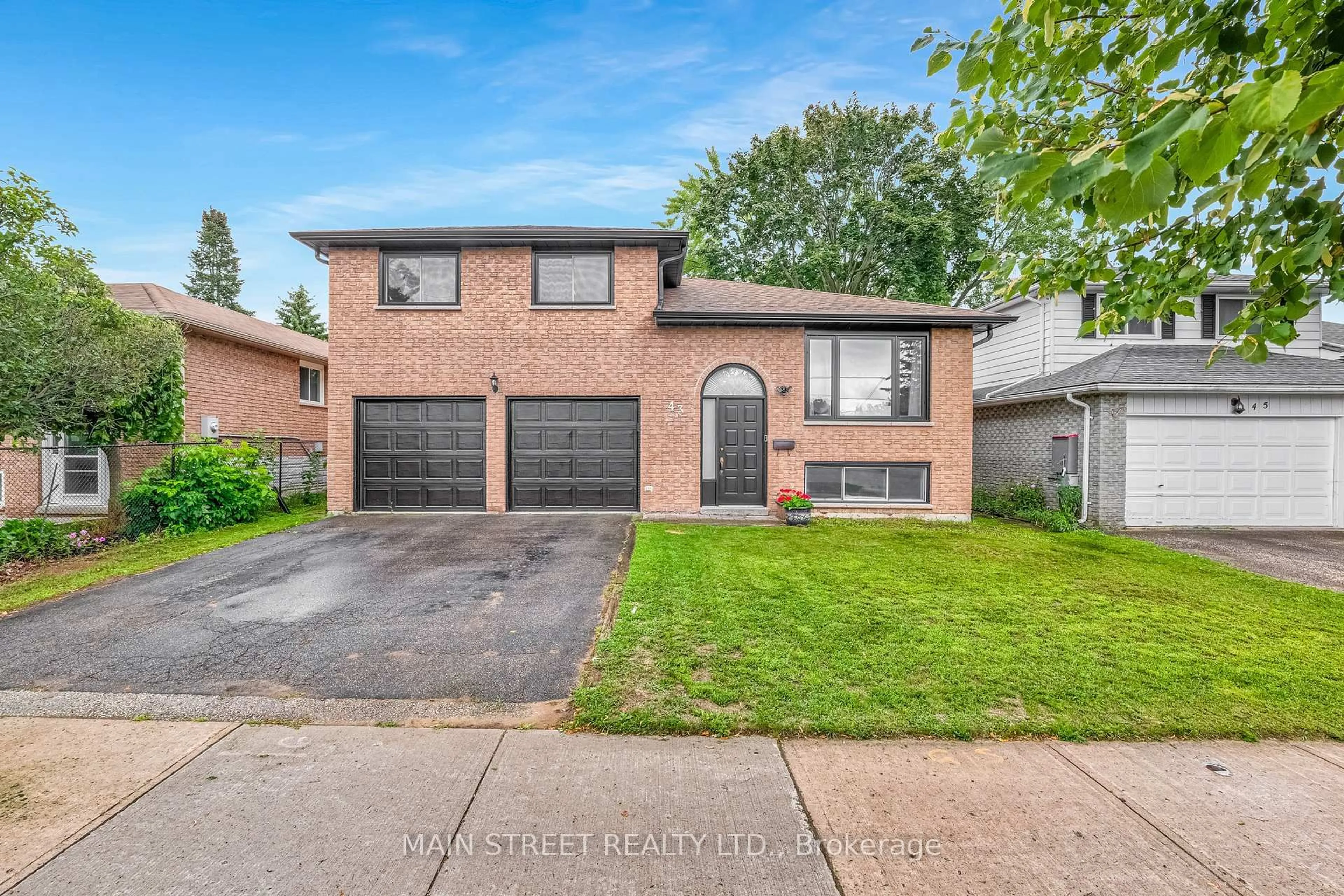 Home with brick exterior material, street for 43 Riverglen Dr, Georgina Ontario L4P 3K7